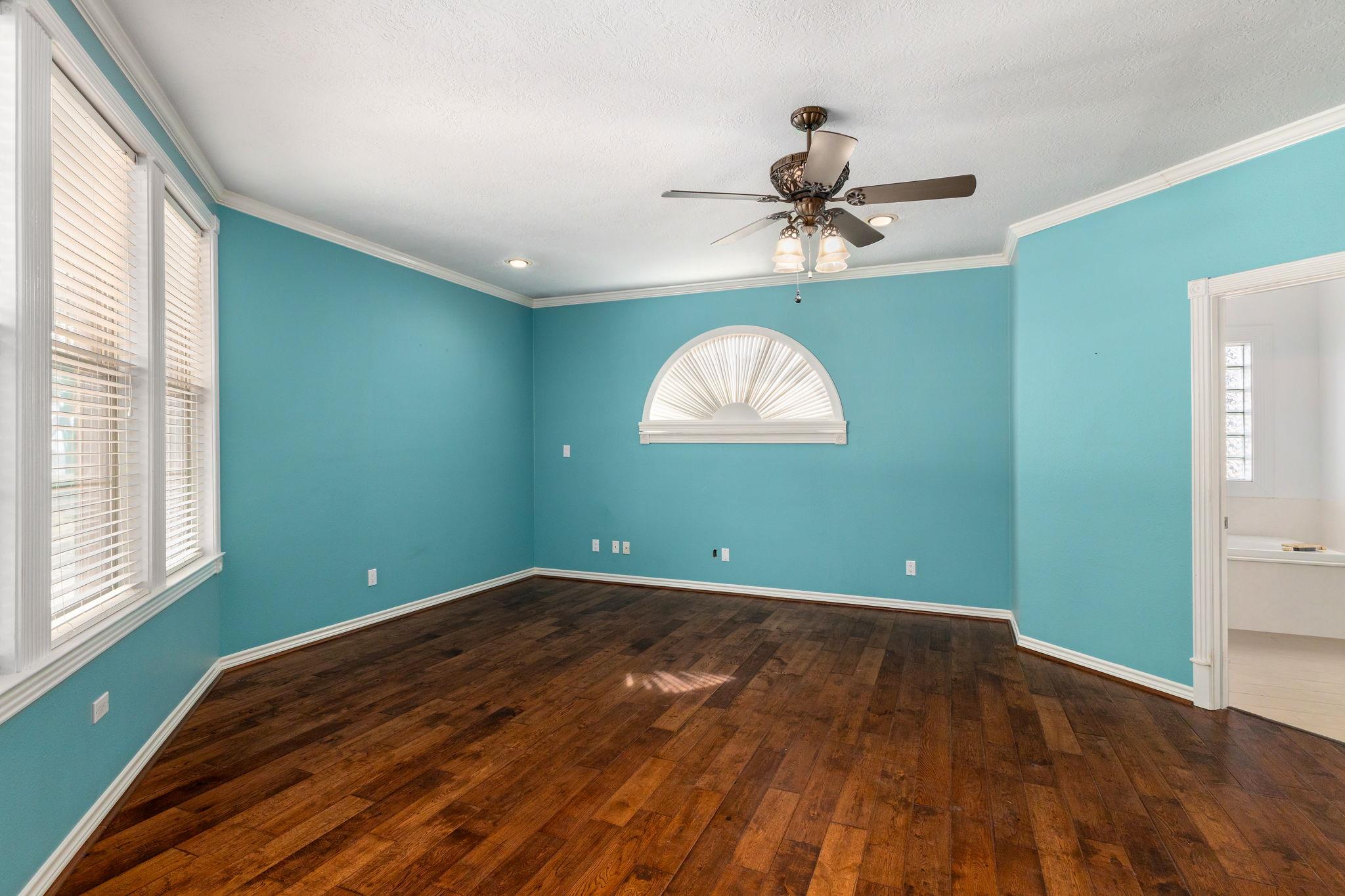 803 S Converse St, Flatonia, TX 78941