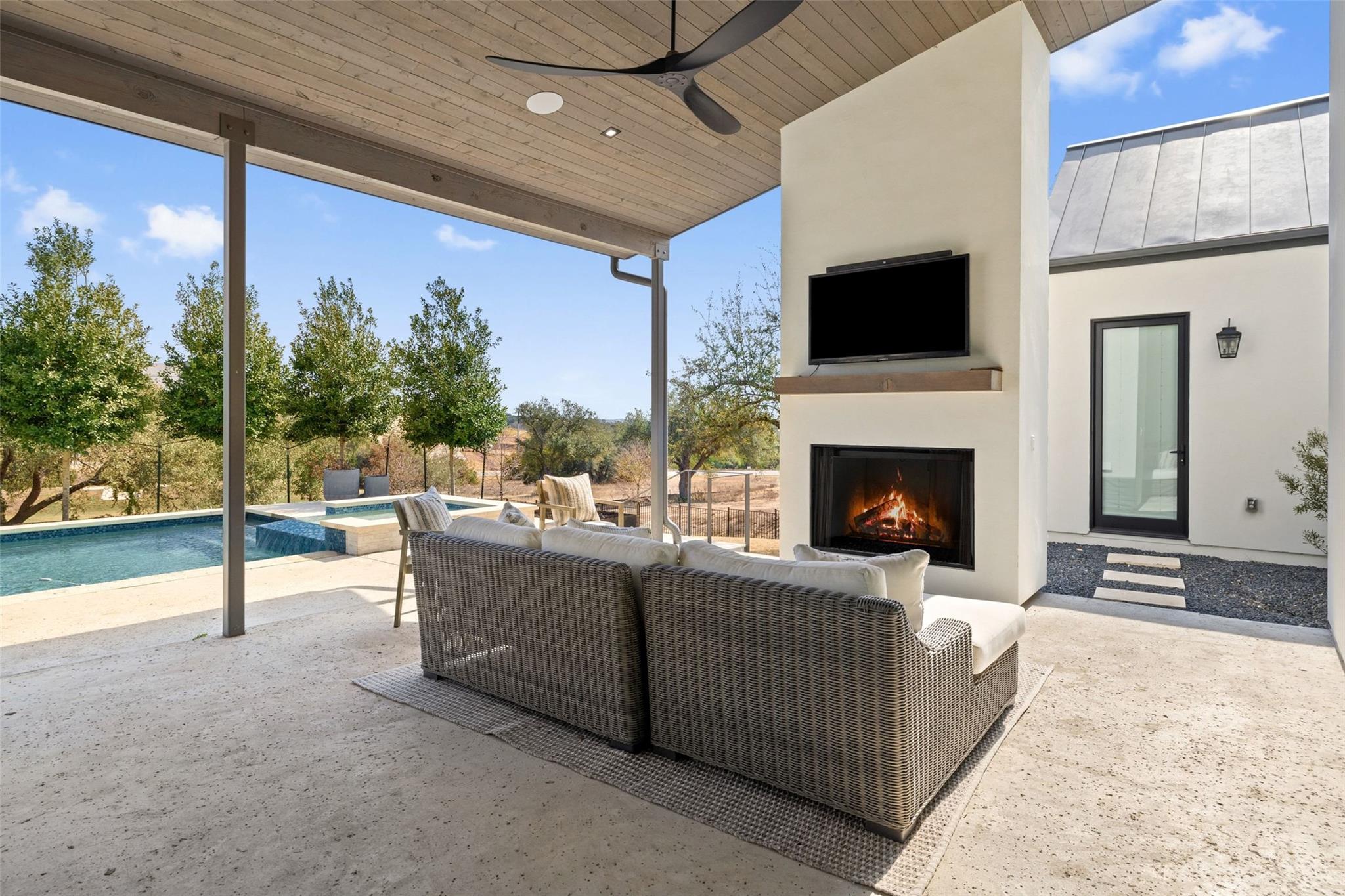 5805 Twin Peaks Trce, Austin, TX 78738