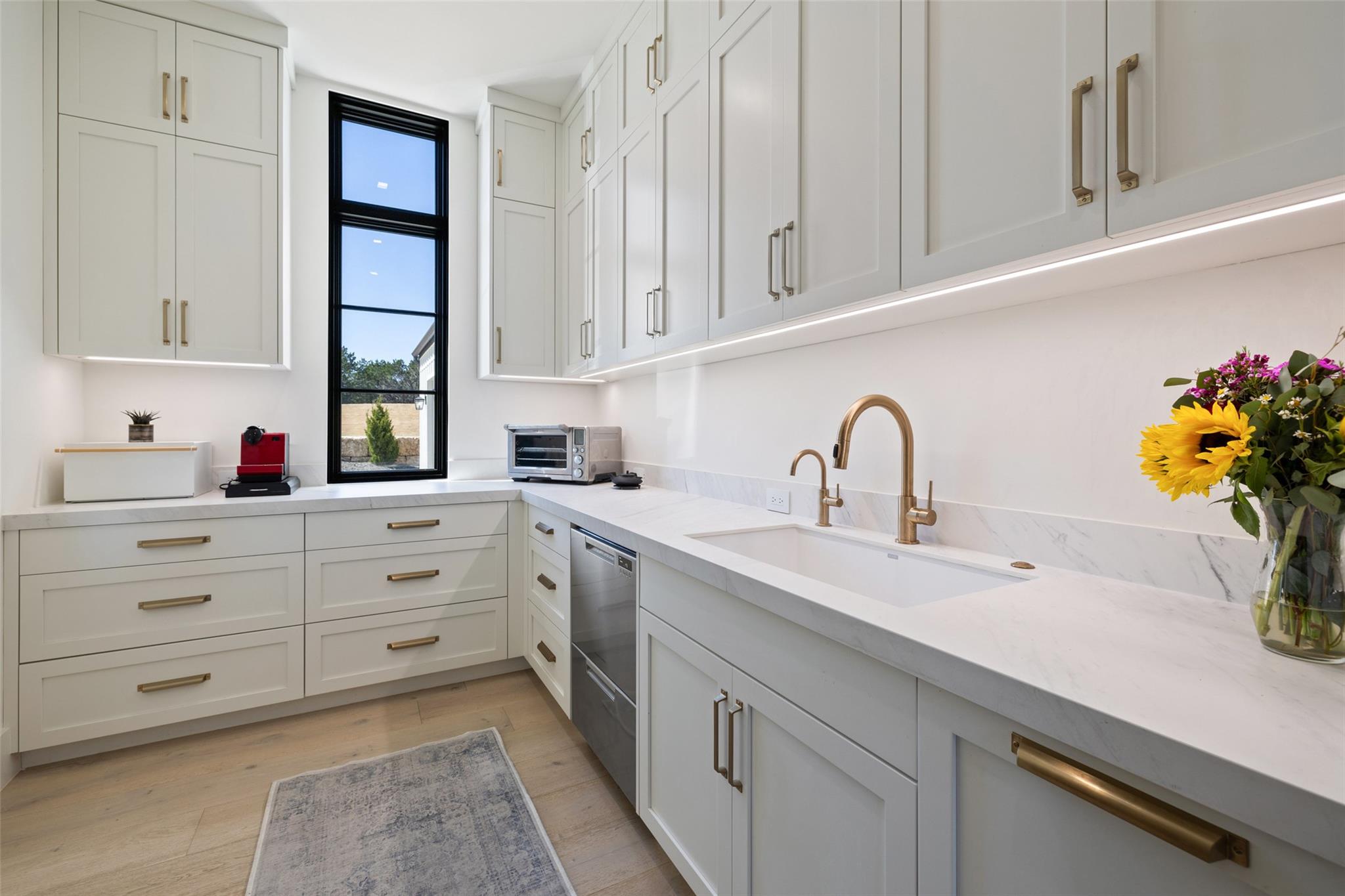 5805 Twin Peaks Trce, Austin, TX 78738