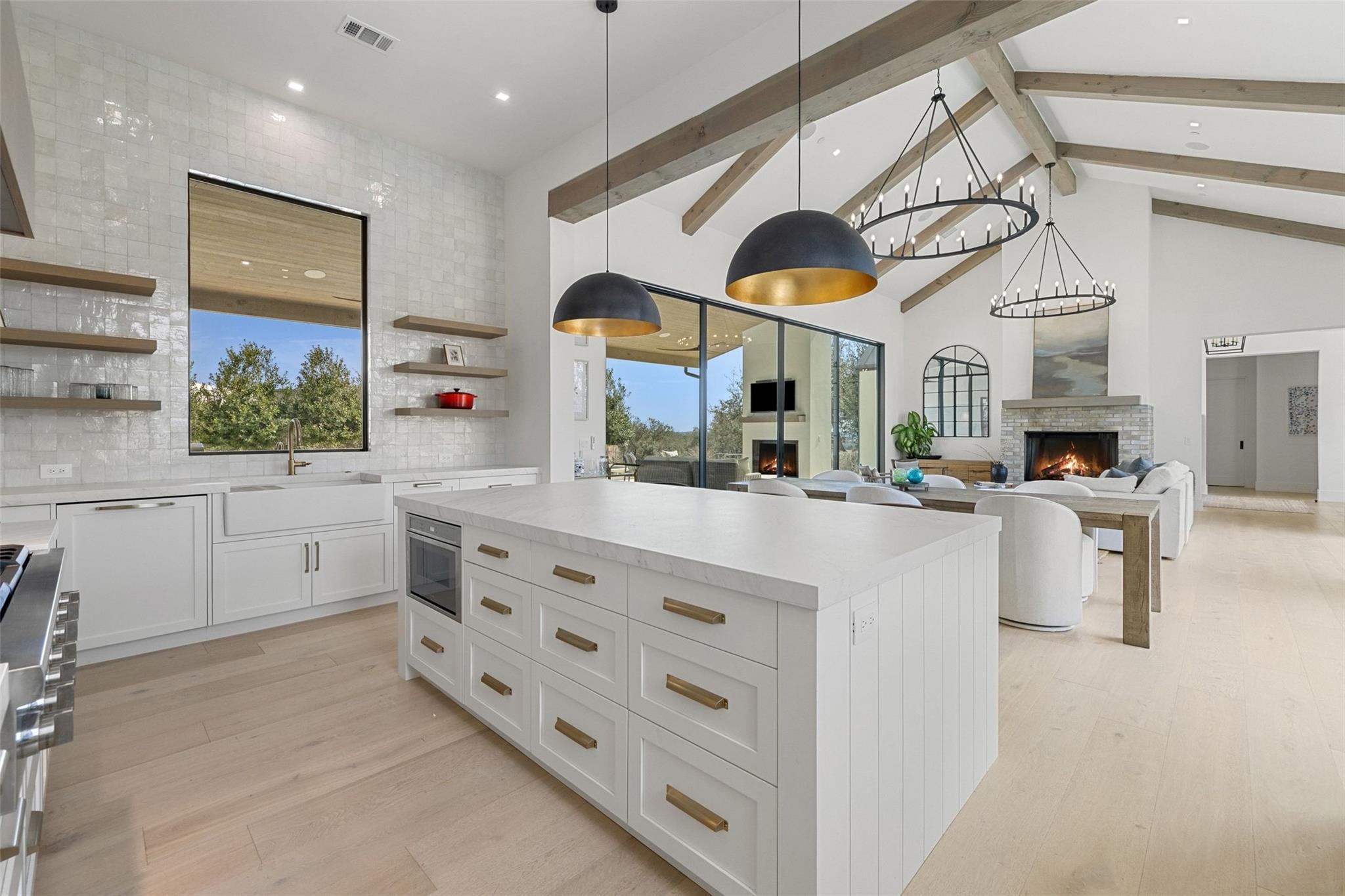 5805 Twin Peaks Trce, Austin, TX 78738