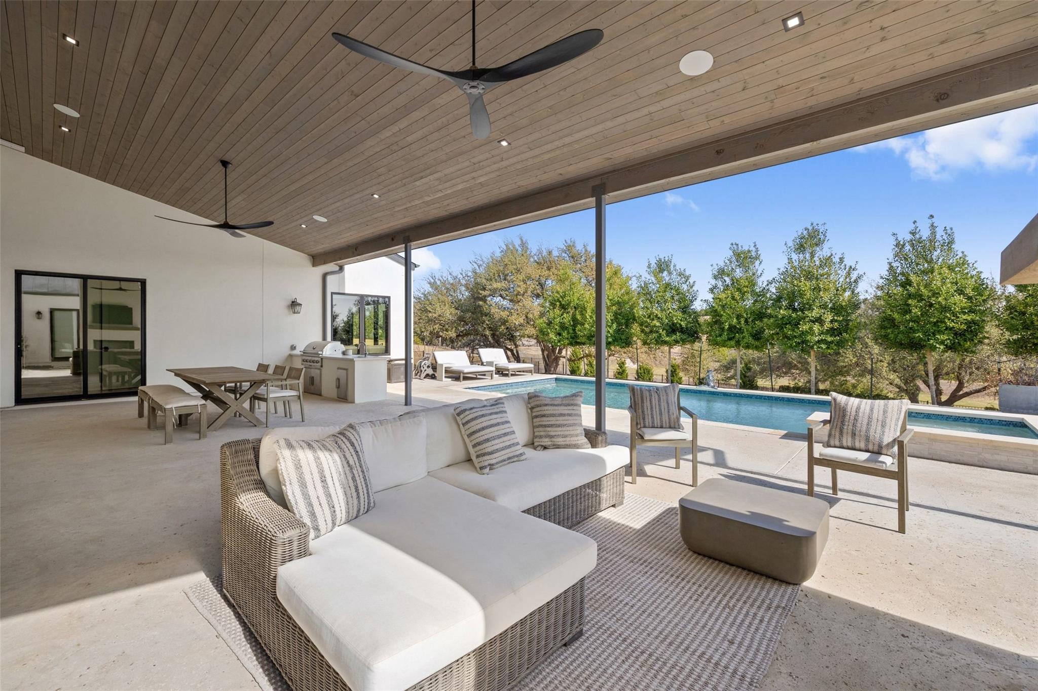 5805 Twin Peaks Trce, Austin, TX 78738