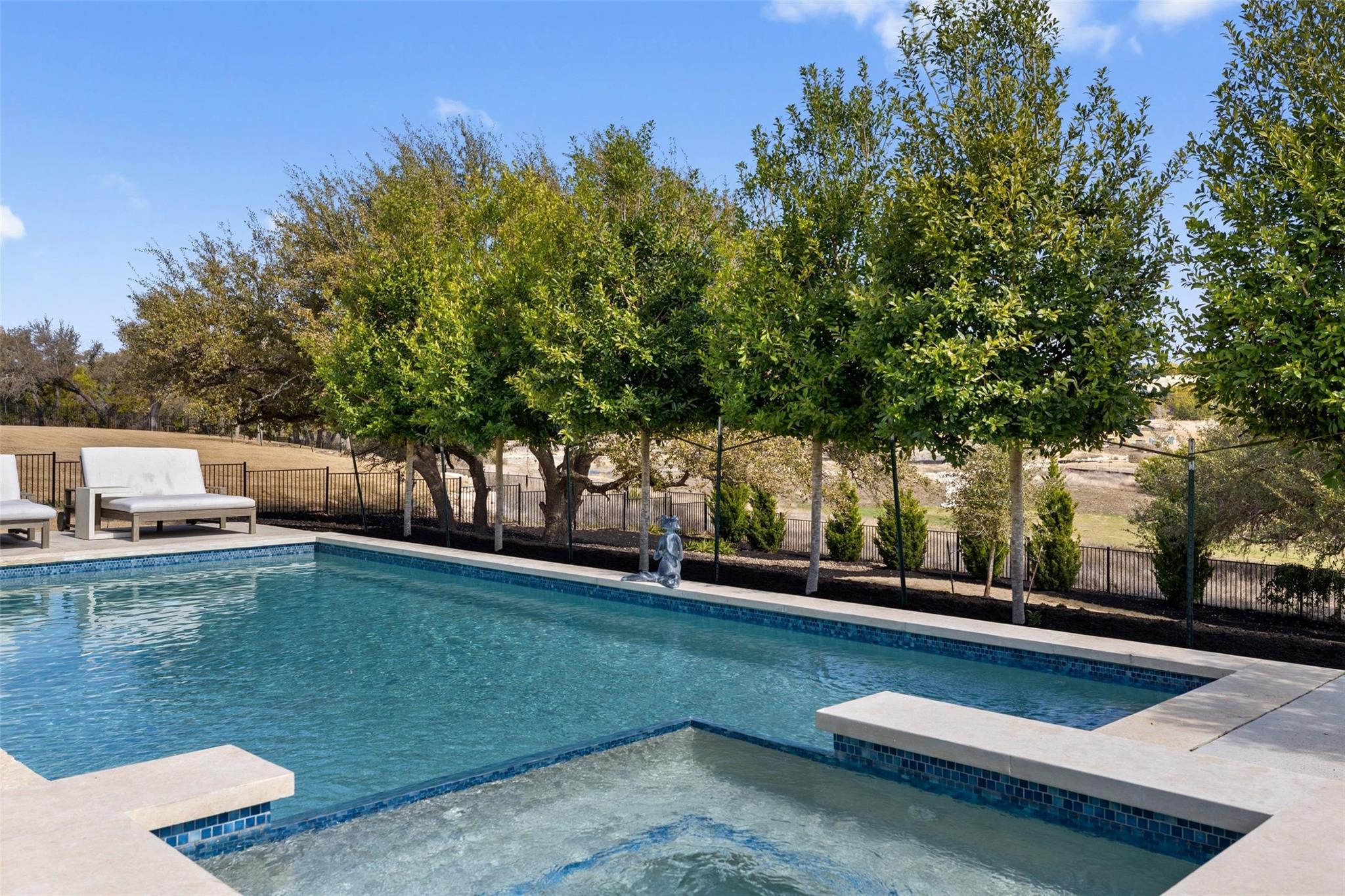 5805 Twin Peaks Trce, Austin, TX 78738