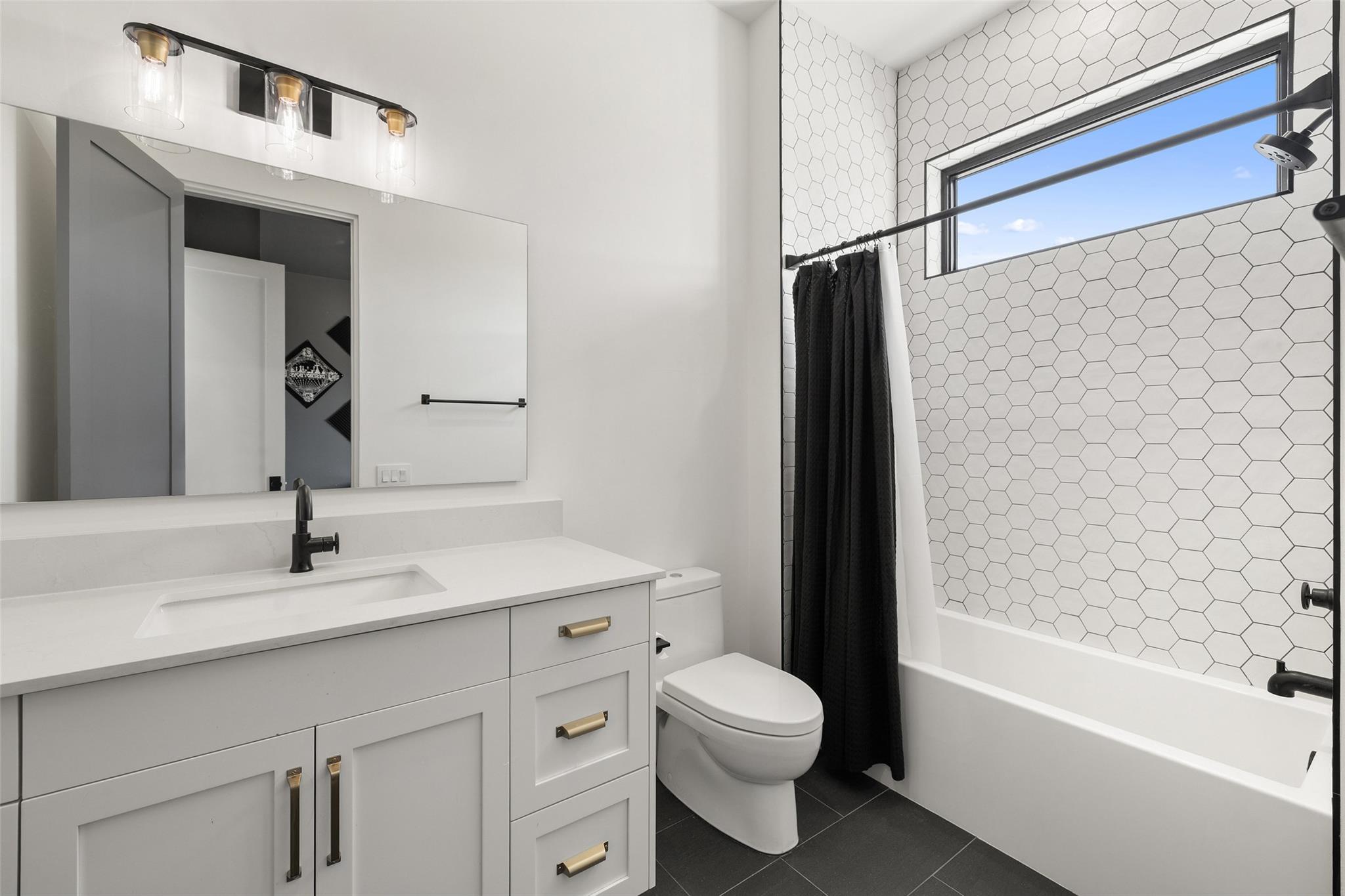 5805 Twin Peaks Trce, Austin, TX 78738