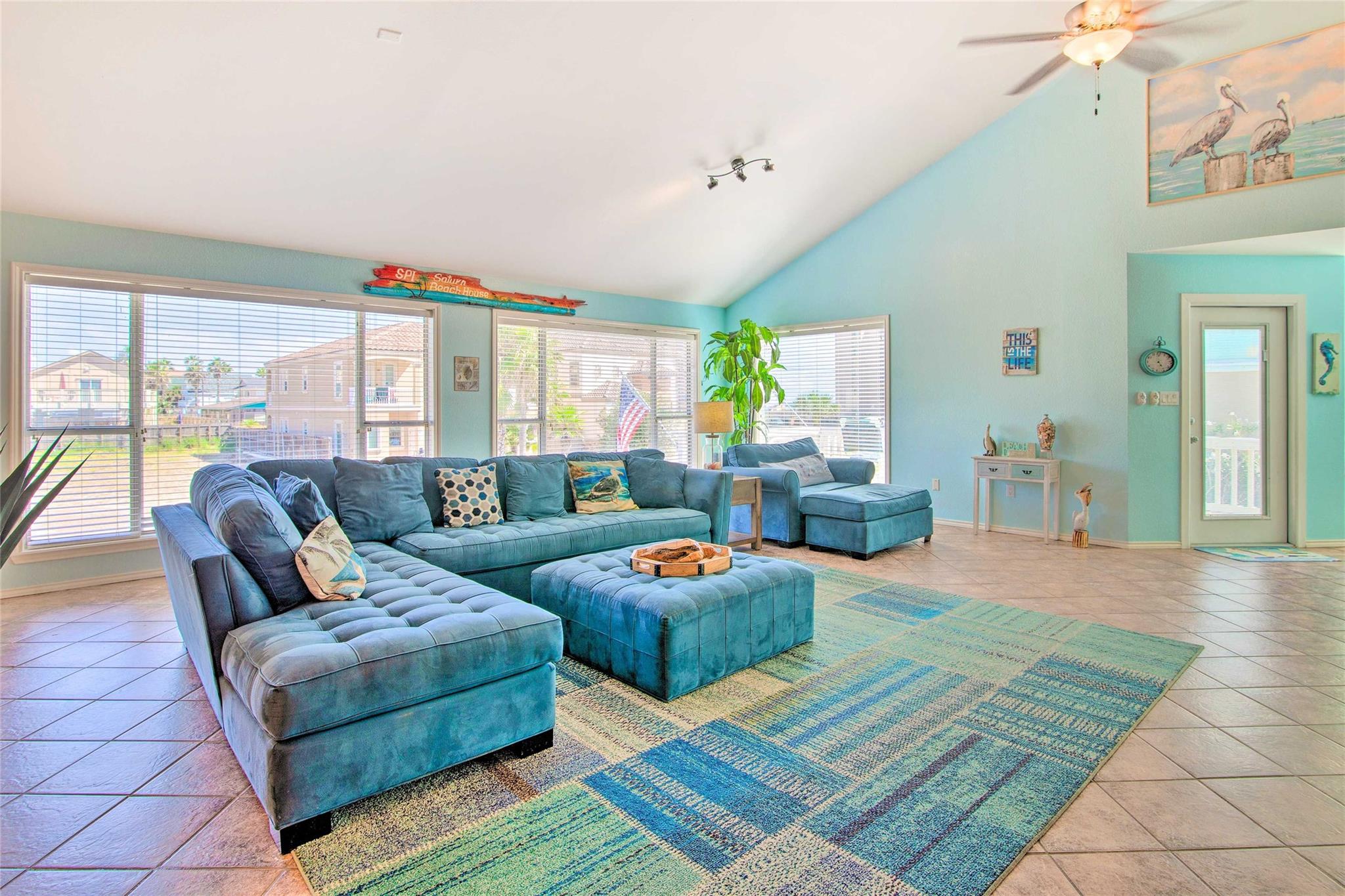 129 E Saturn Ln, South Padre Island, TX 78597