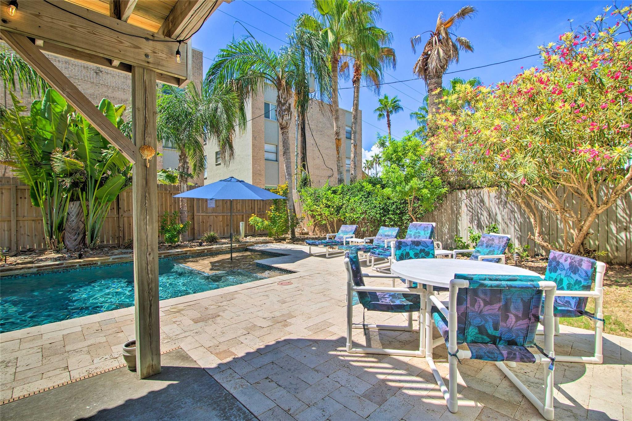 129 E Saturn Ln, South Padre Island, TX 78597