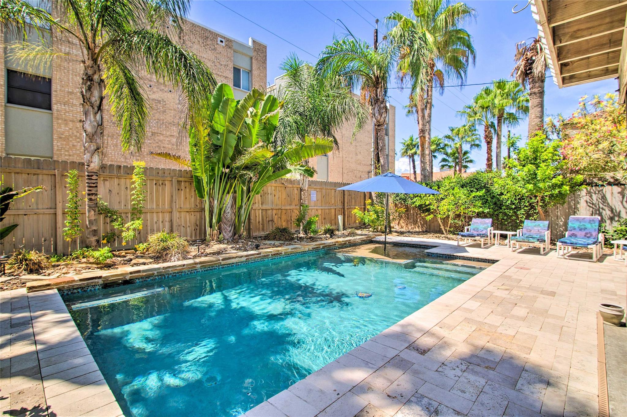 129 E Saturn Ln, South Padre Island, TX 78597