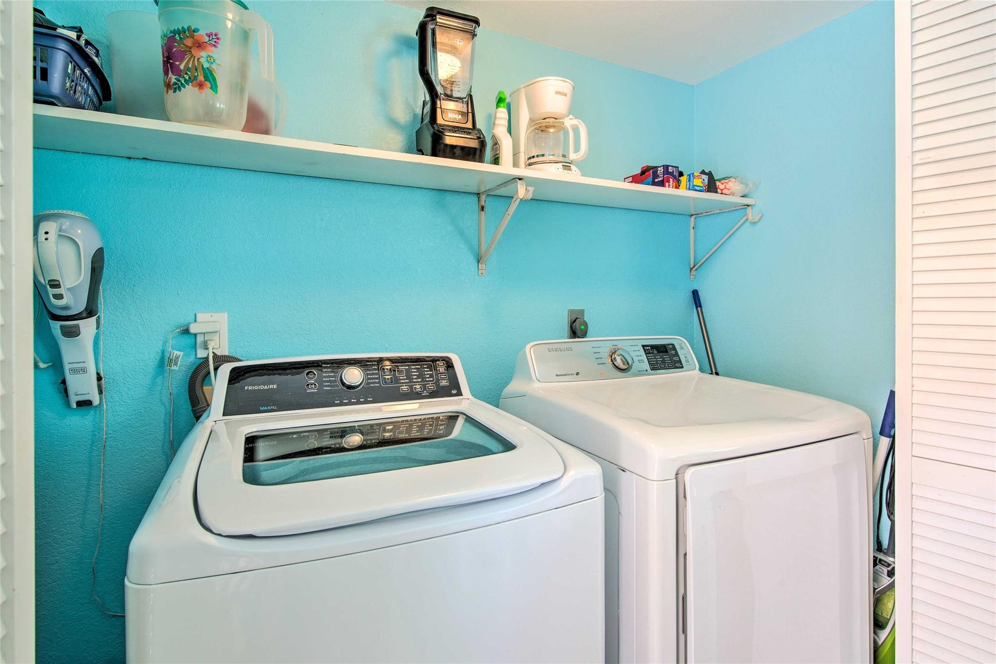 129 E Saturn Ln, South Padre Island, TX 78597