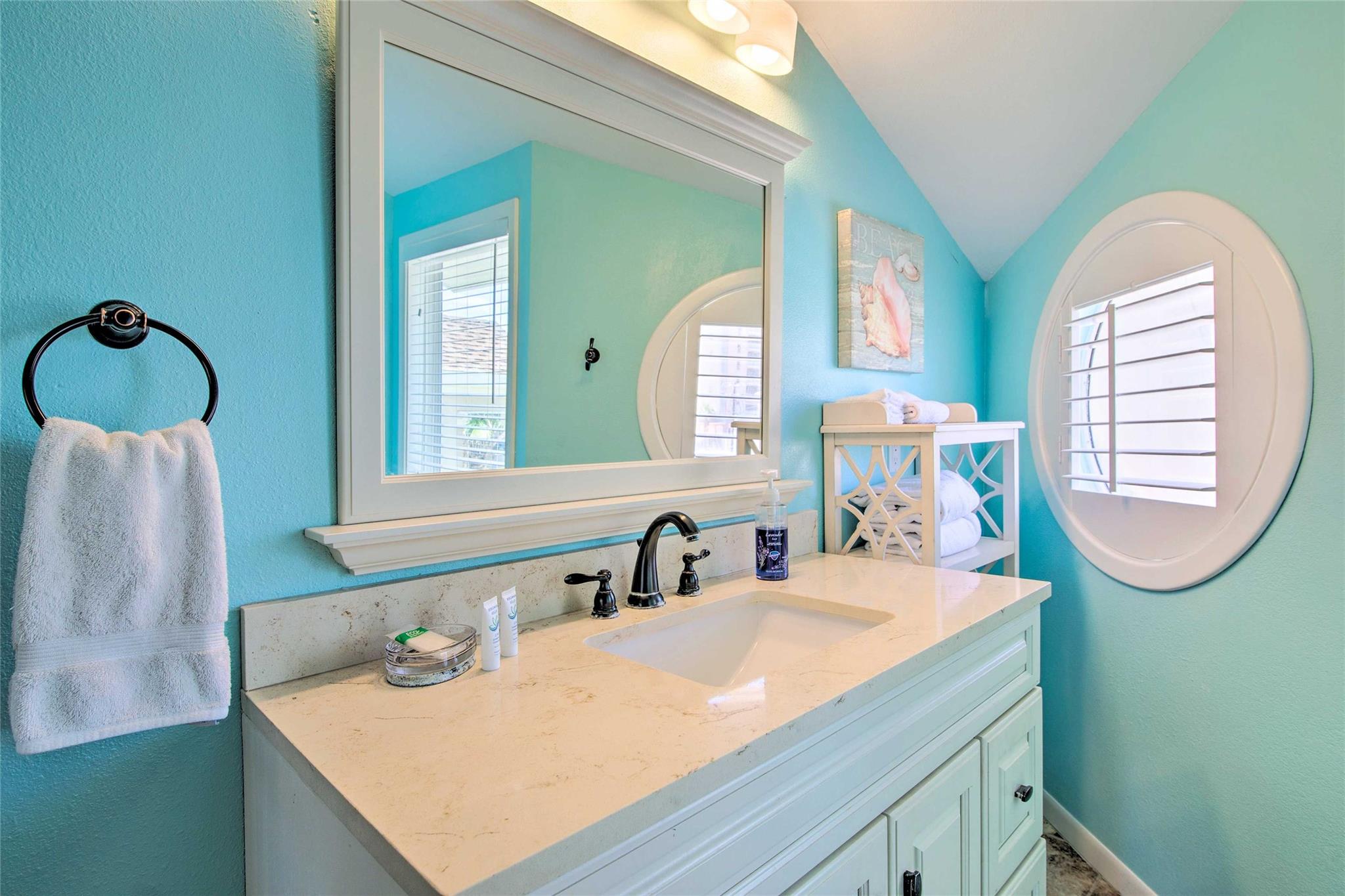 129 E Saturn Ln, South Padre Island, TX 78597