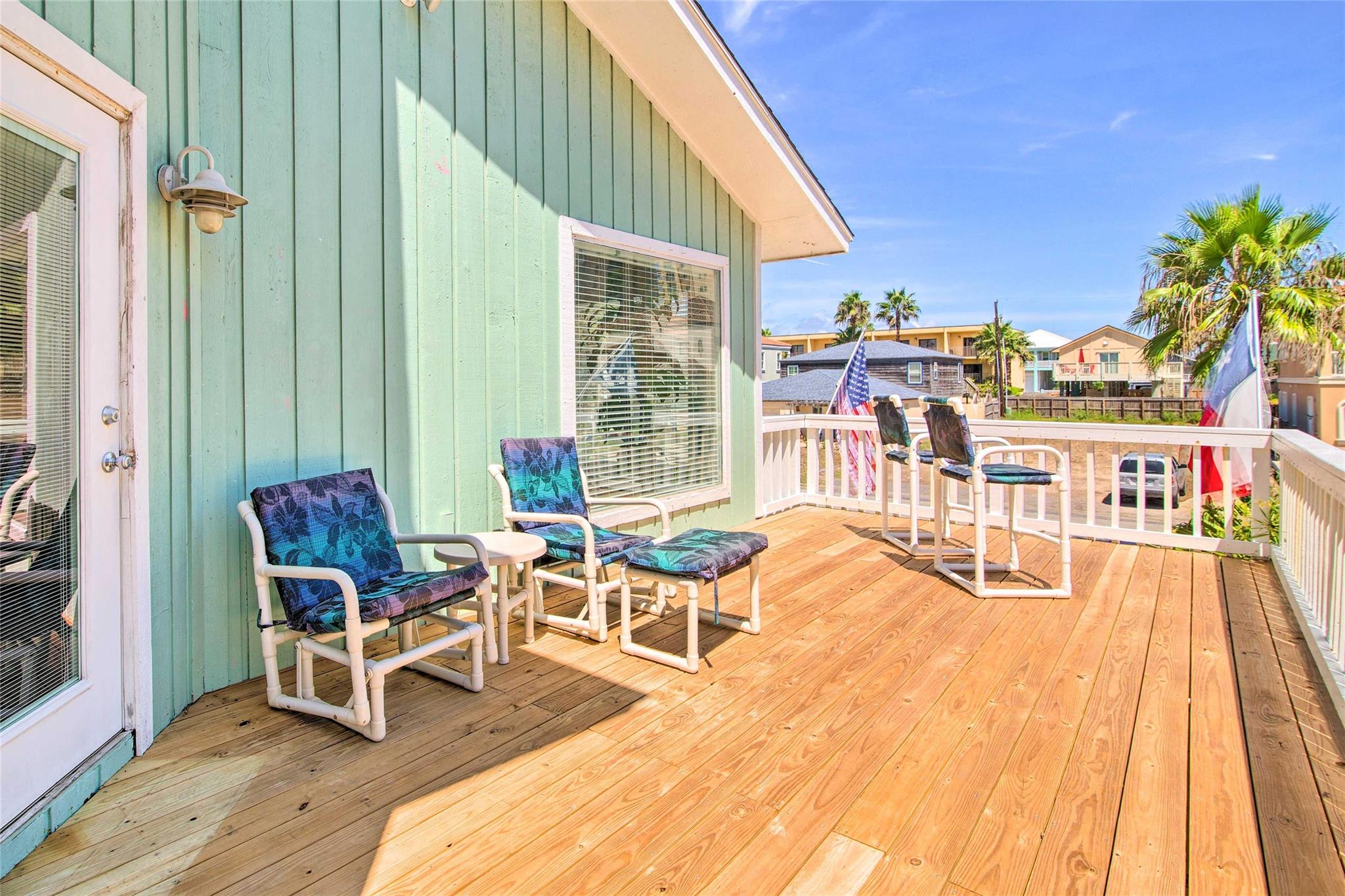 129 E Saturn Ln, South Padre Island, TX 78597