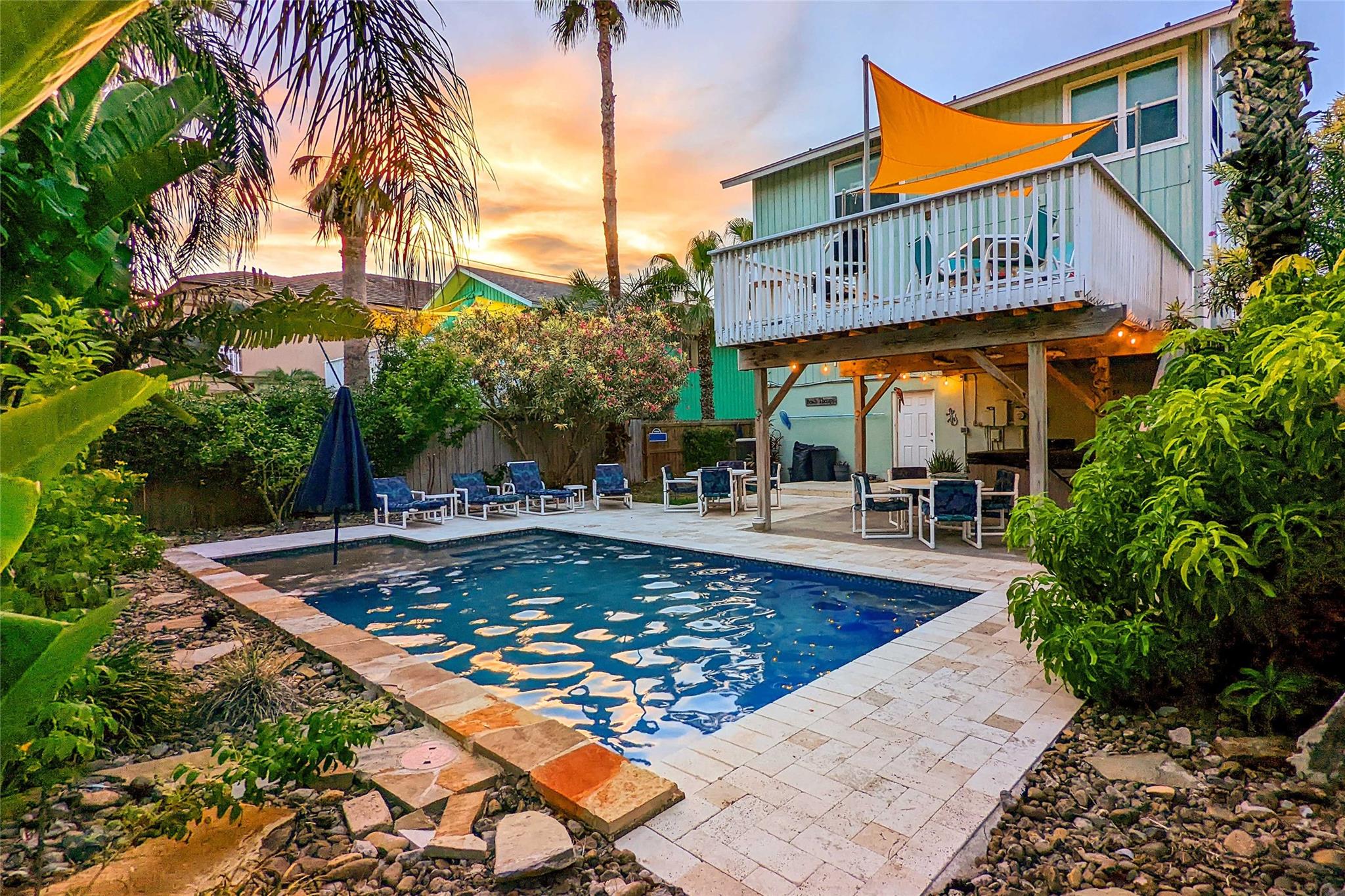 129 E Saturn Ln, South Padre Island, TX 78597