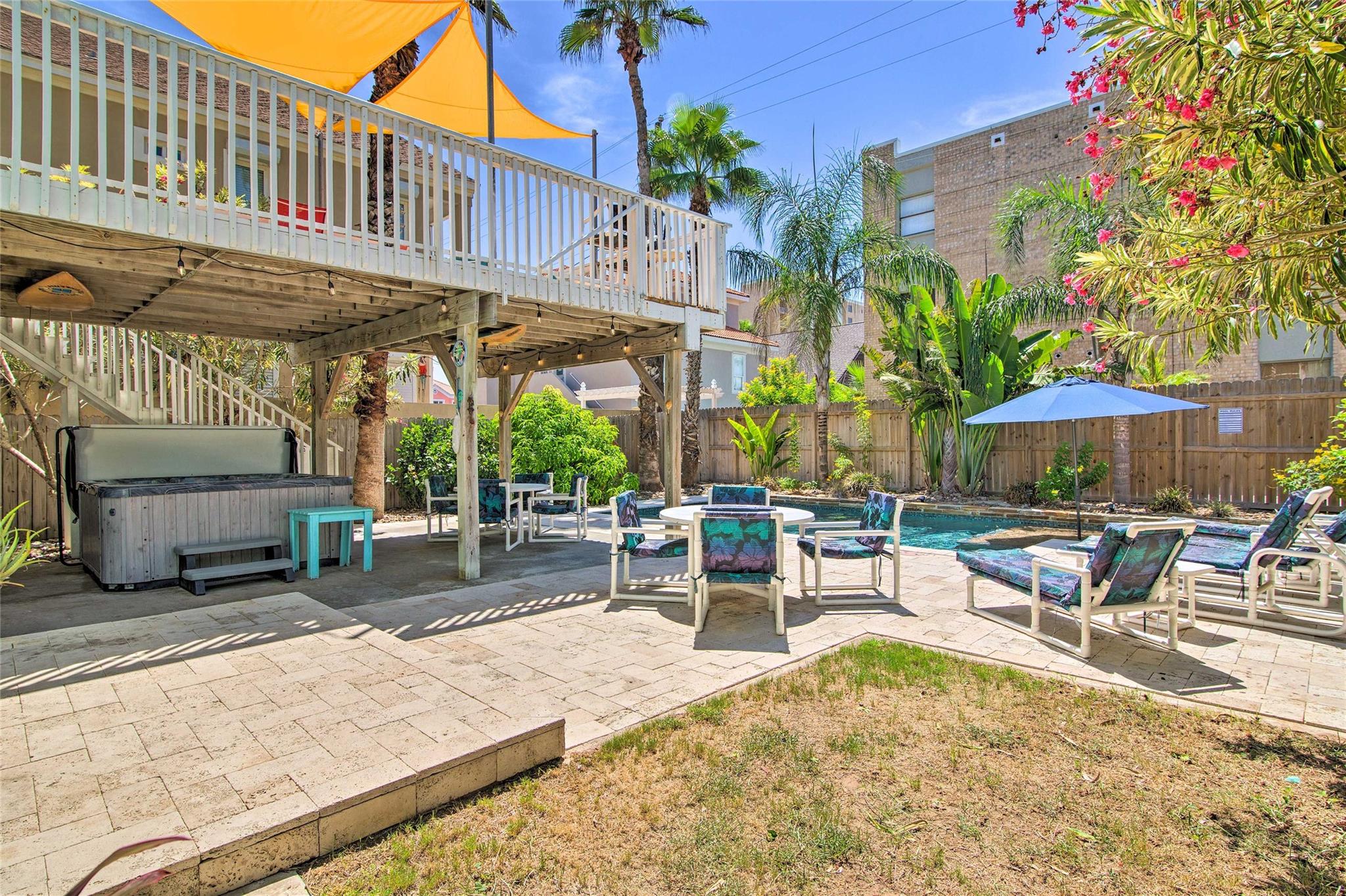 129 E Saturn Ln, South Padre Island, TX 78597