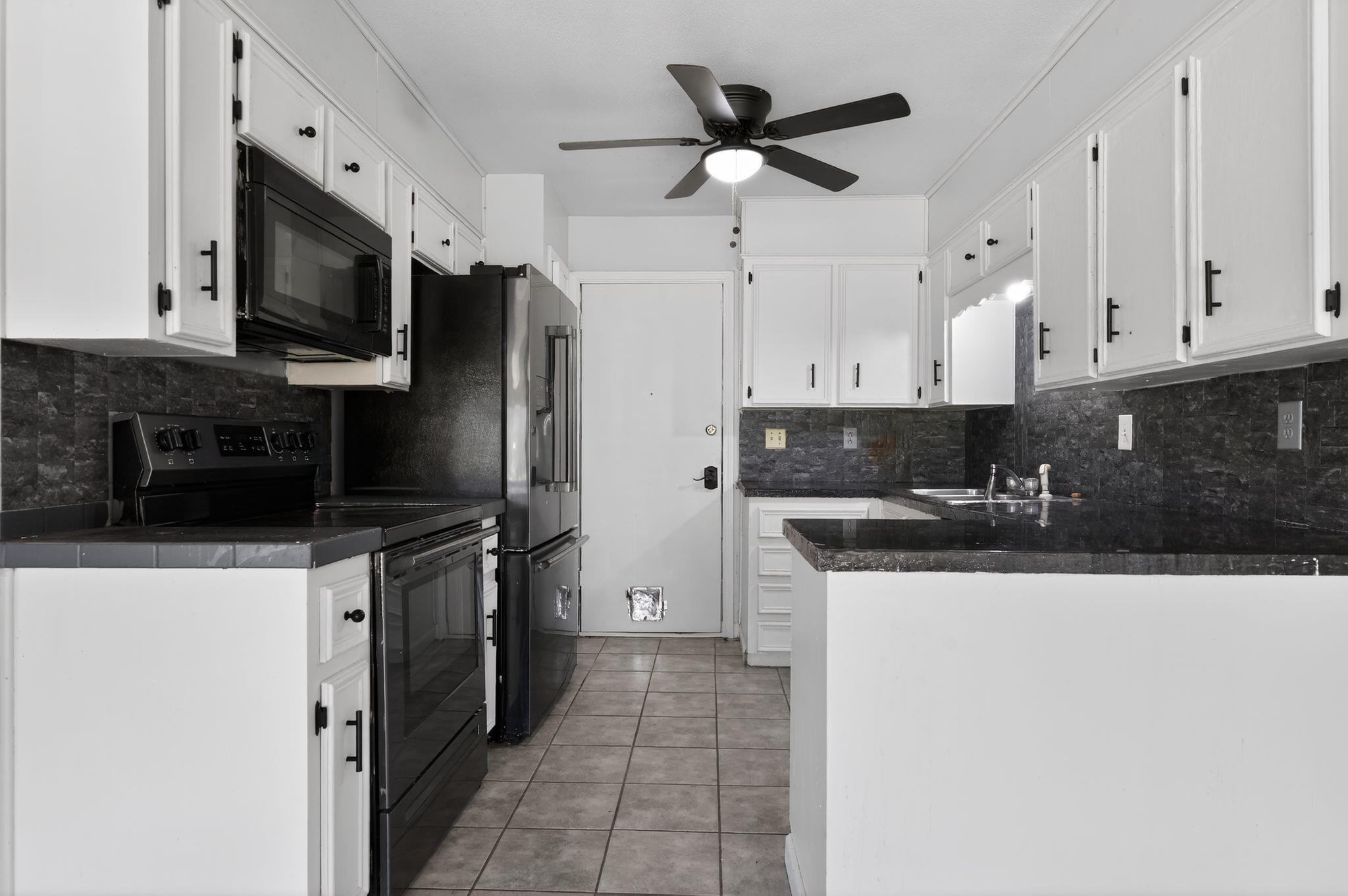 220 W Mockingbird Ln, Harker Heights, TX 76548