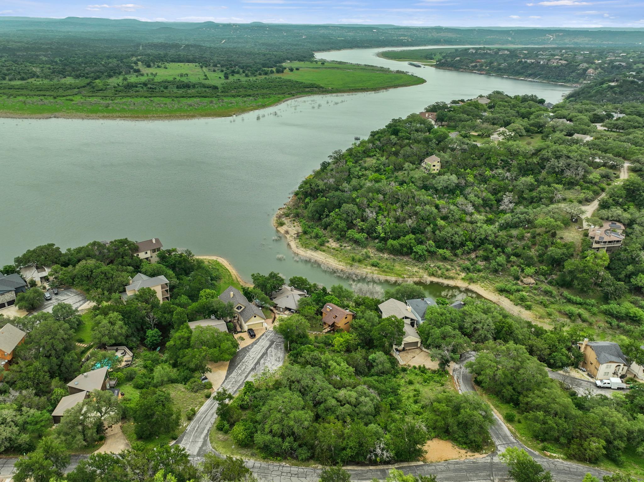 101 Center Cove II Loop, Spicewood, TX 78669