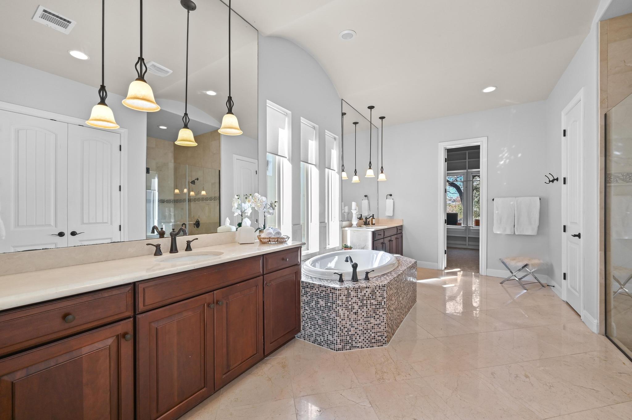 15717 De Fortuna Dr, Bee Cave, TX 78738