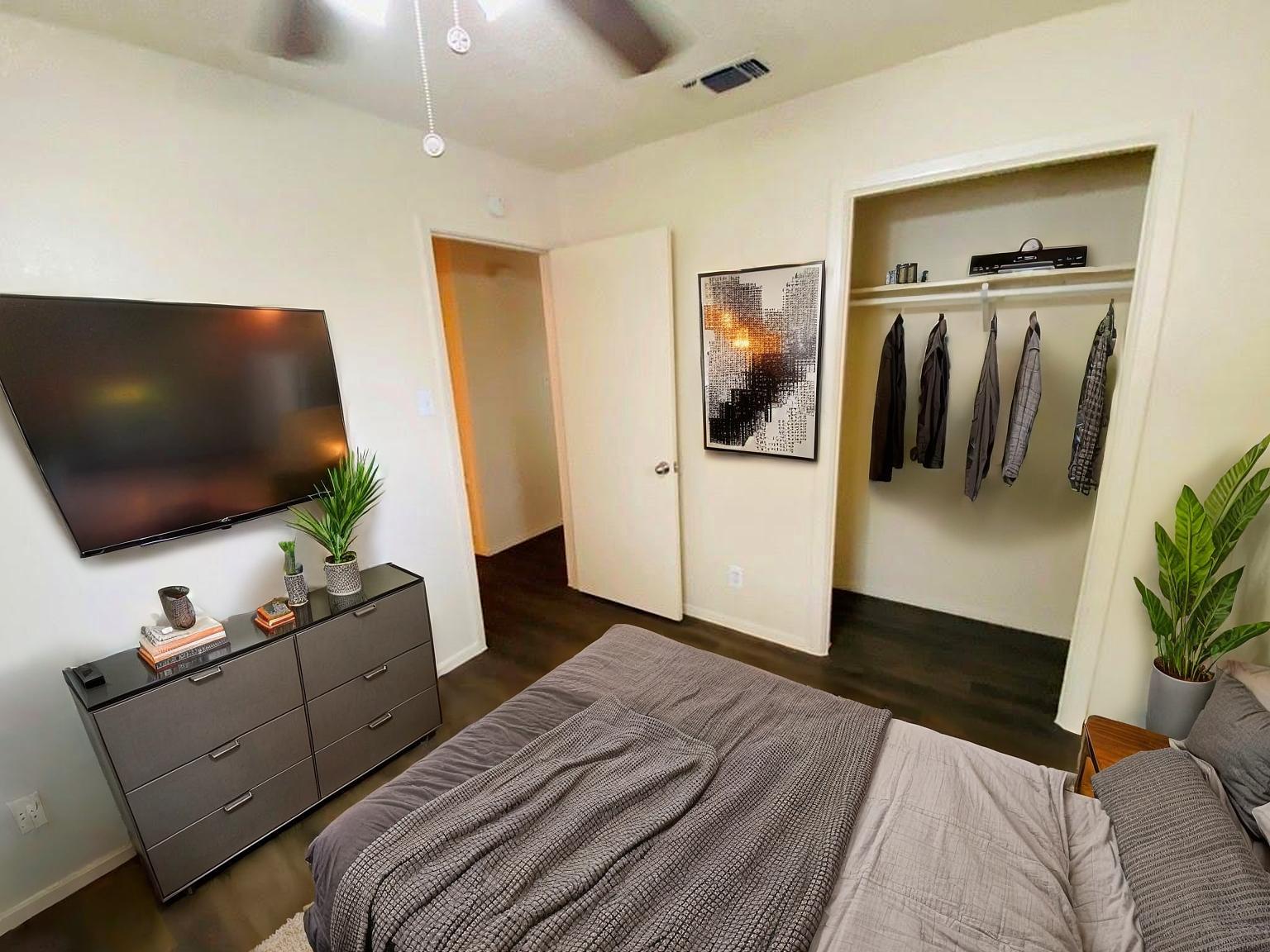 1710 Ledgewood Dr # B, Austin, TX 78758