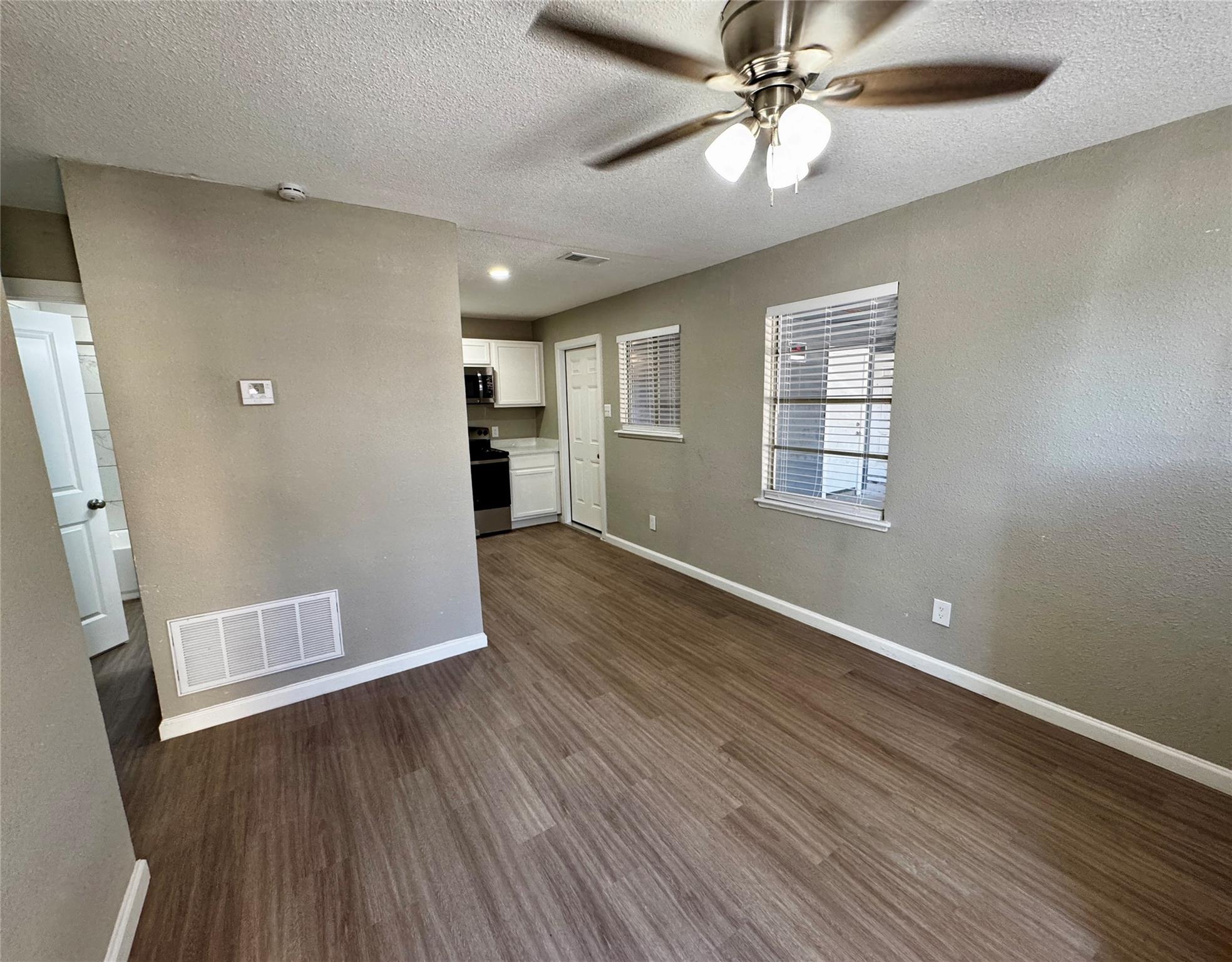 202 W North Loop Blvd # A, Austin, TX 78751