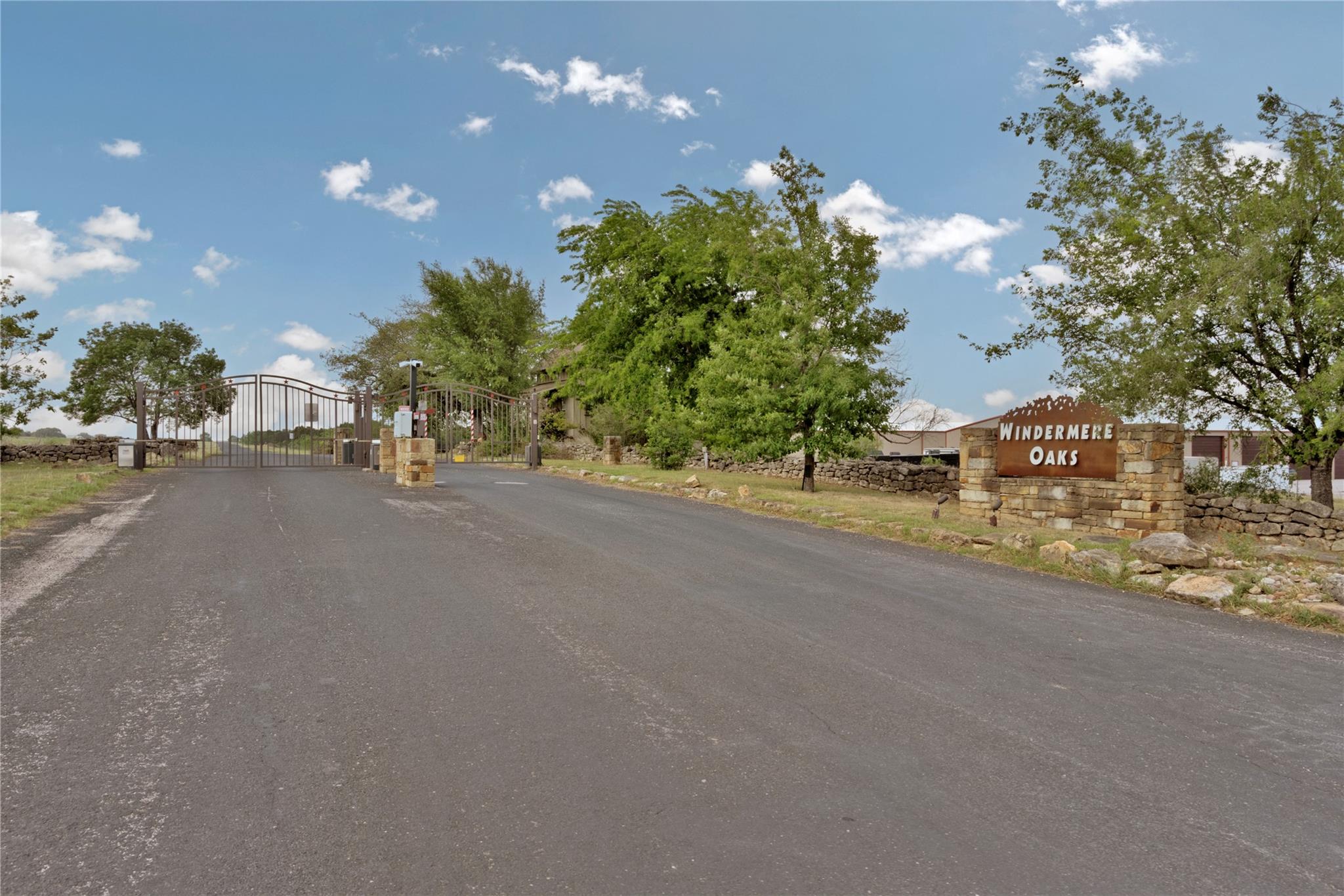 100 Center Cove III Loop, Spicewood, TX 78669