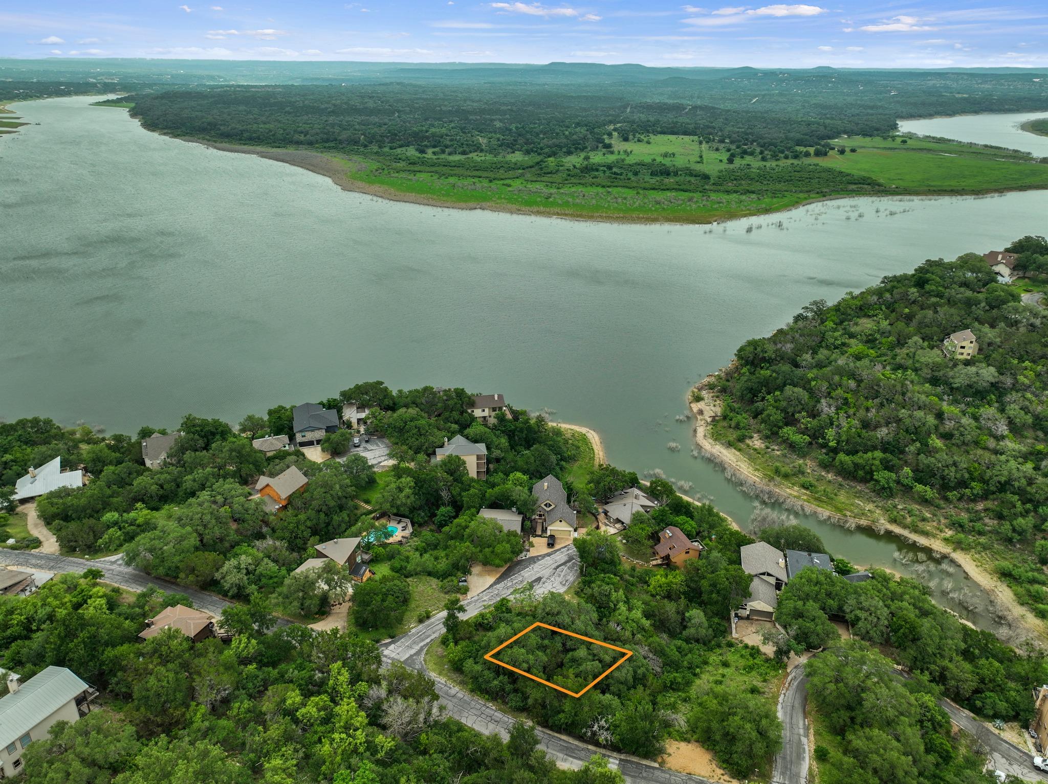 100 Center Cove III Loop, Spicewood, TX 78669