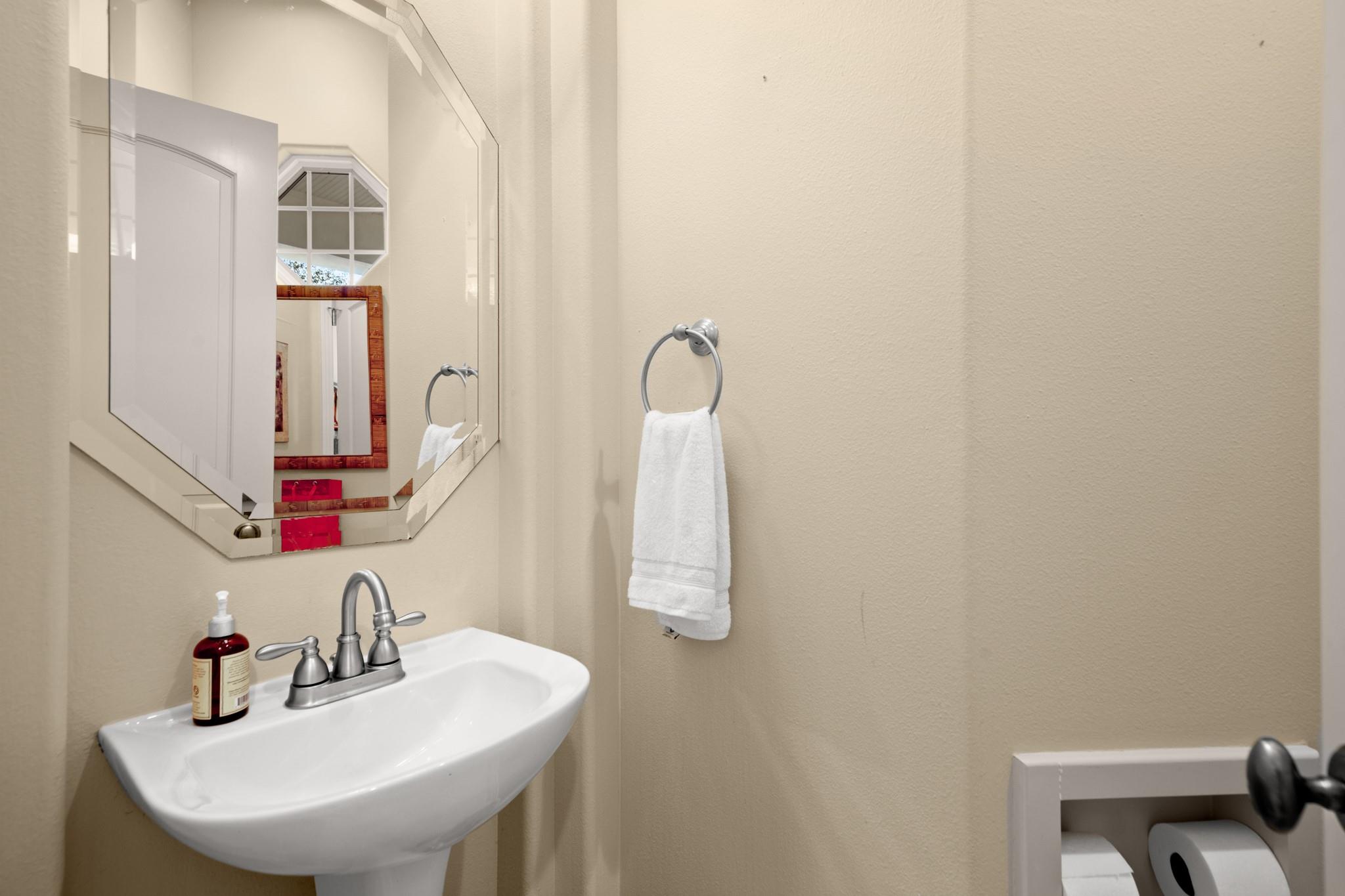 26801 Founders Pl, Spicewood, TX 78669