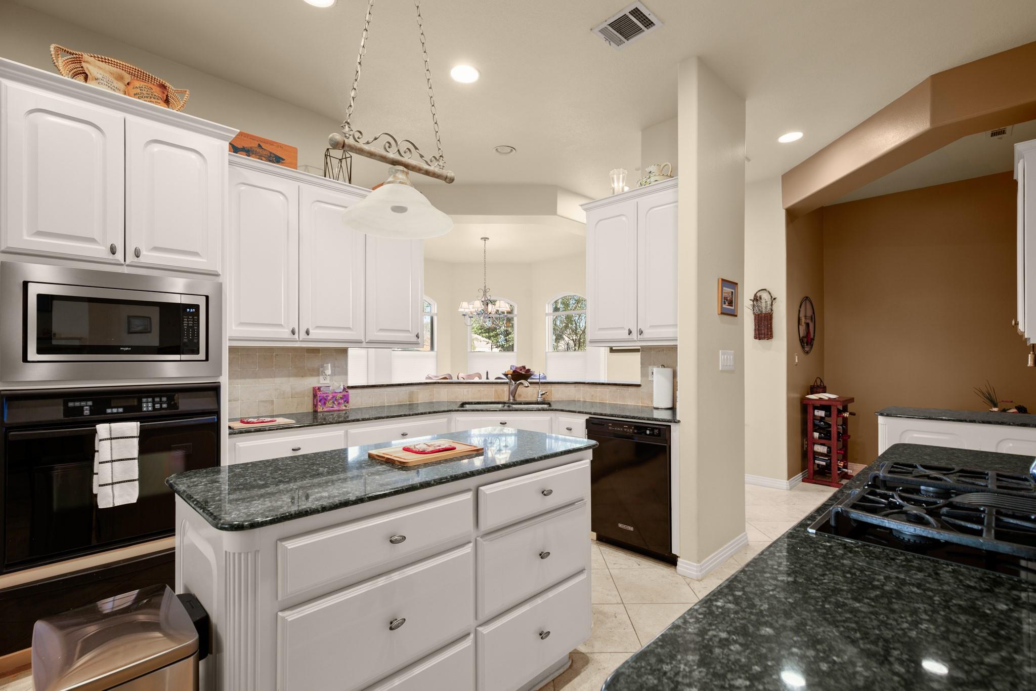 26801 Founders Pl, Spicewood, TX 78669