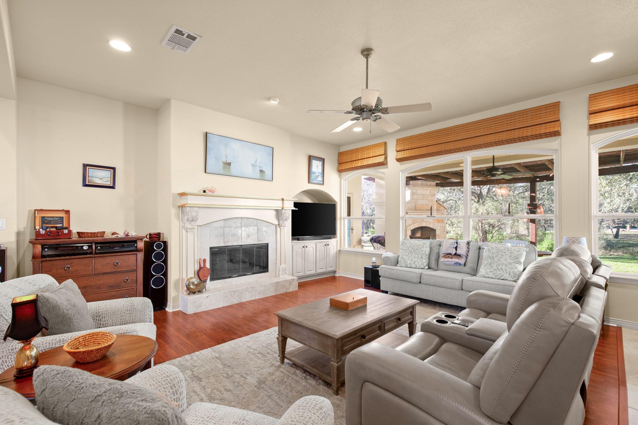 26801 Founders Pl, Spicewood, TX 78669