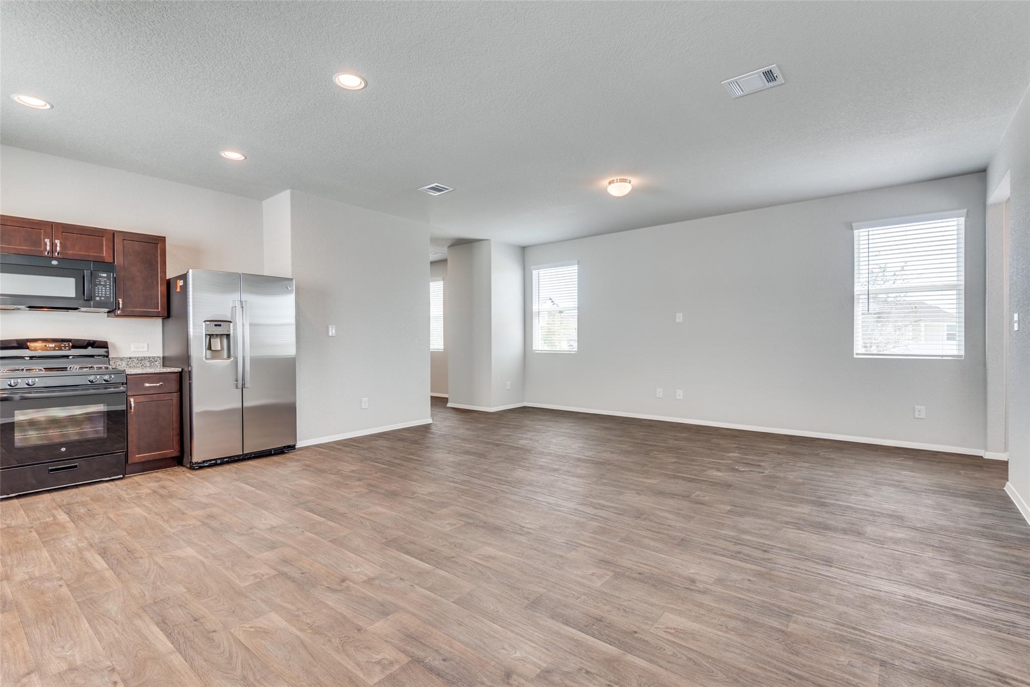 187 Tillage Rd, Elgin, TX 78621