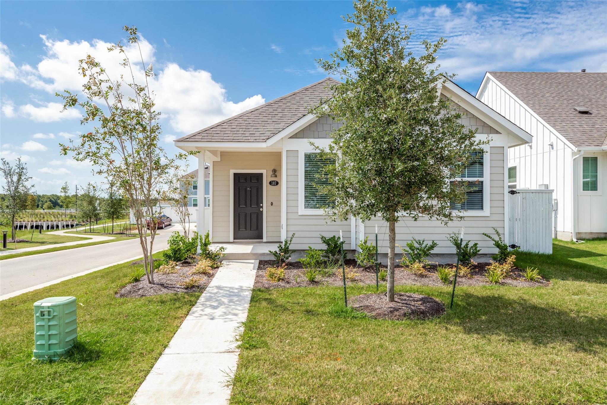 187 Tillage Rd, Elgin, TX 78621