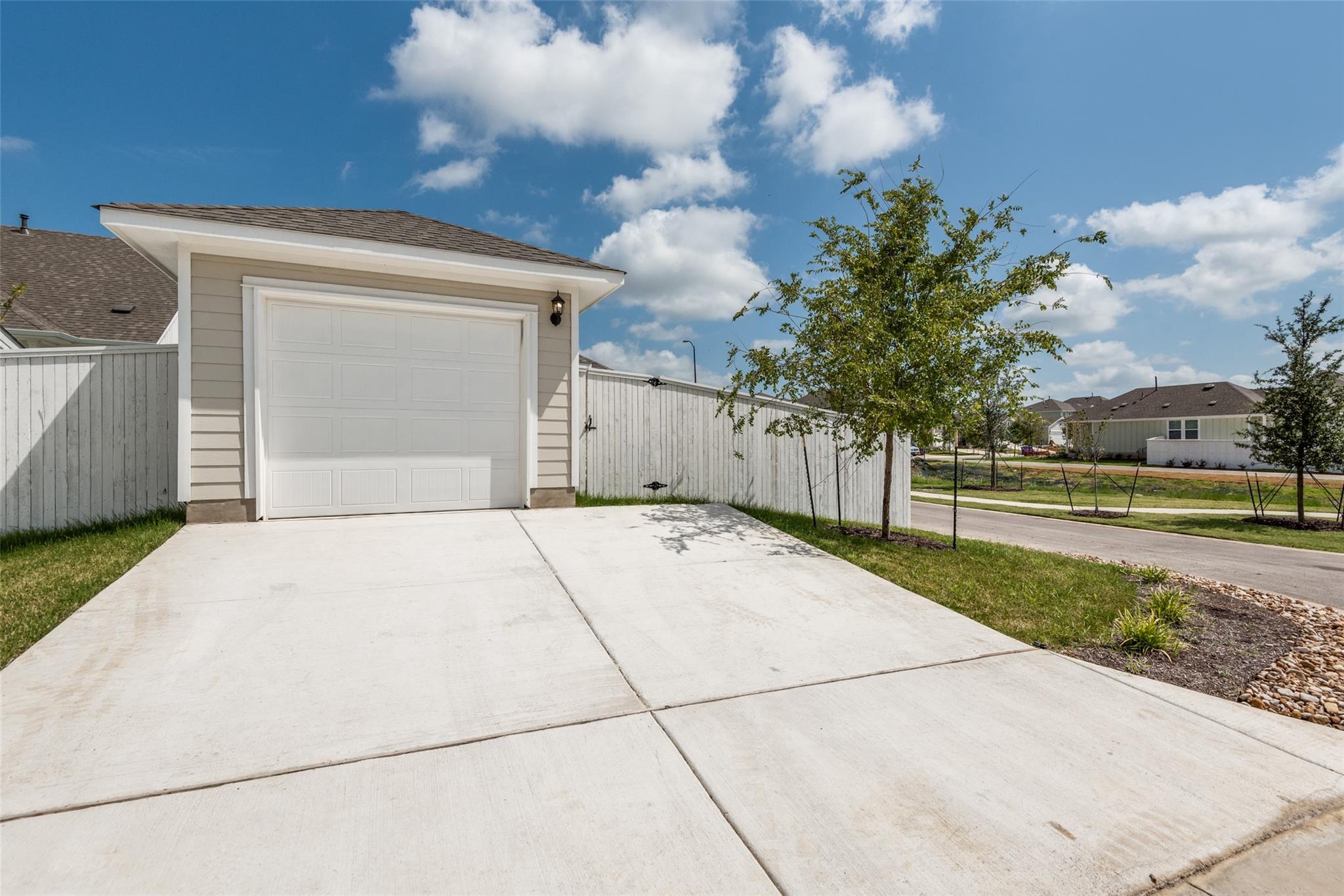 187 Tillage Rd, Elgin, TX 78621