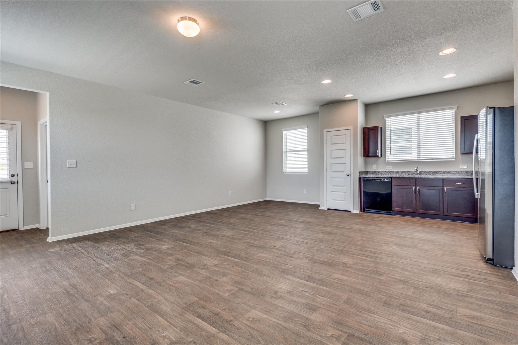 187 Tillage Rd, Elgin, TX 78621