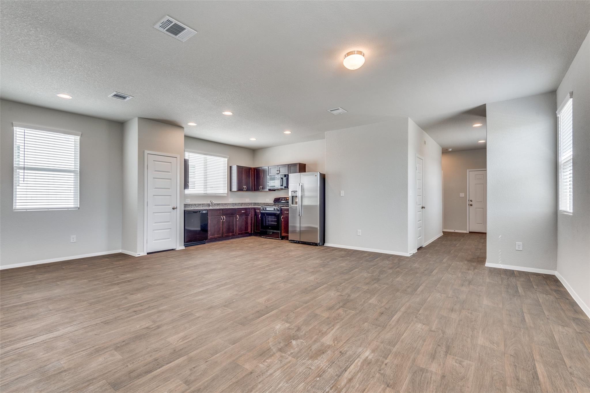 187 Tillage Rd, Elgin, TX 78621