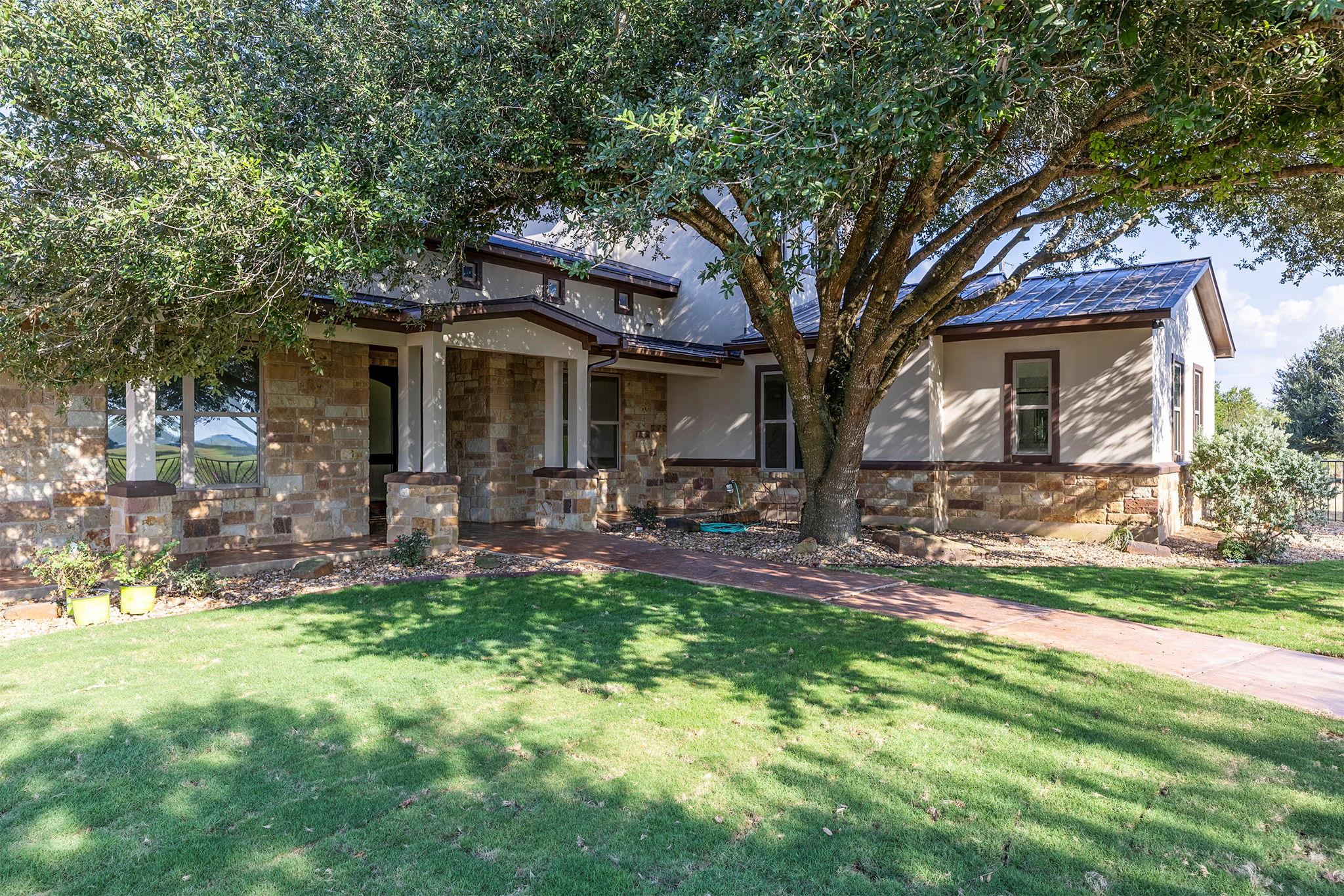 1124 County Road 301, Elgin, TX 78621