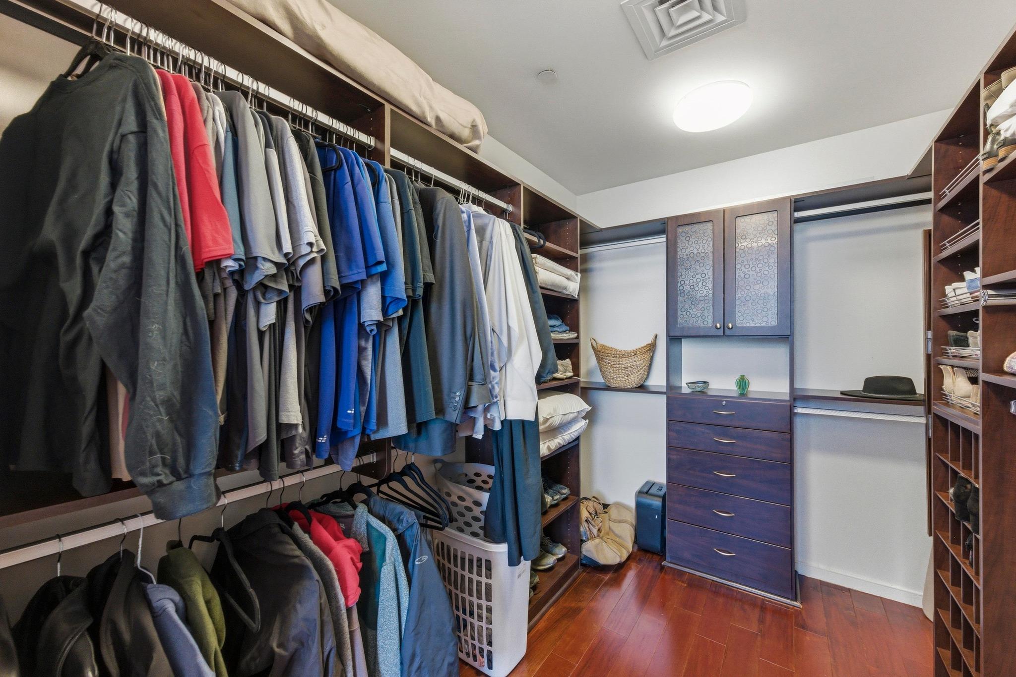 200 Congress Ave # 14A, Austin, TX 78701