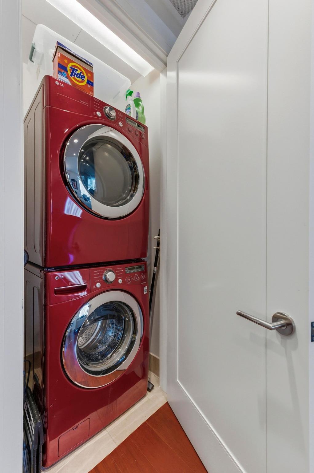 200 Congress Ave # 14A, Austin, TX 78701