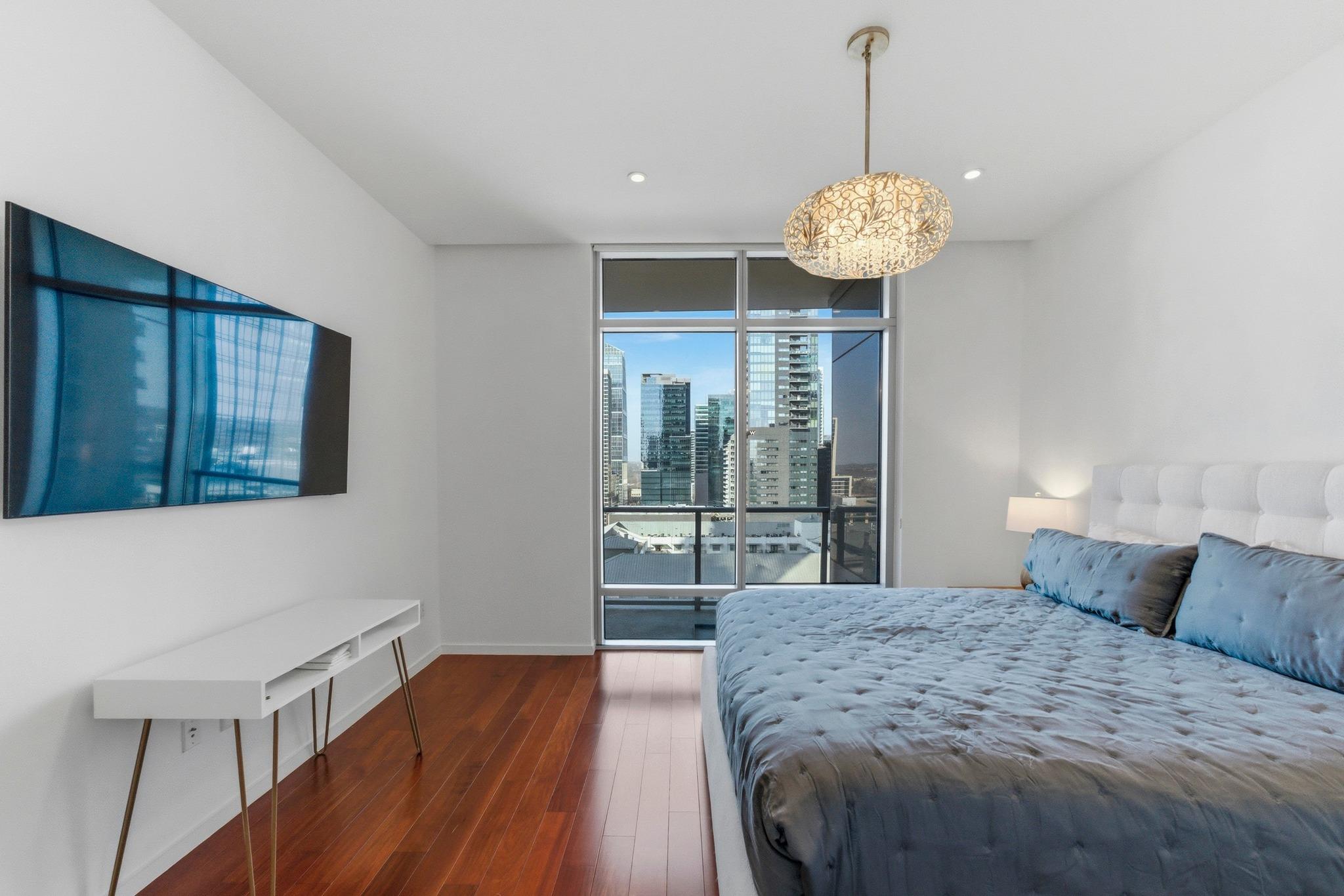 200 Congress Ave # 14A, Austin, TX 78701