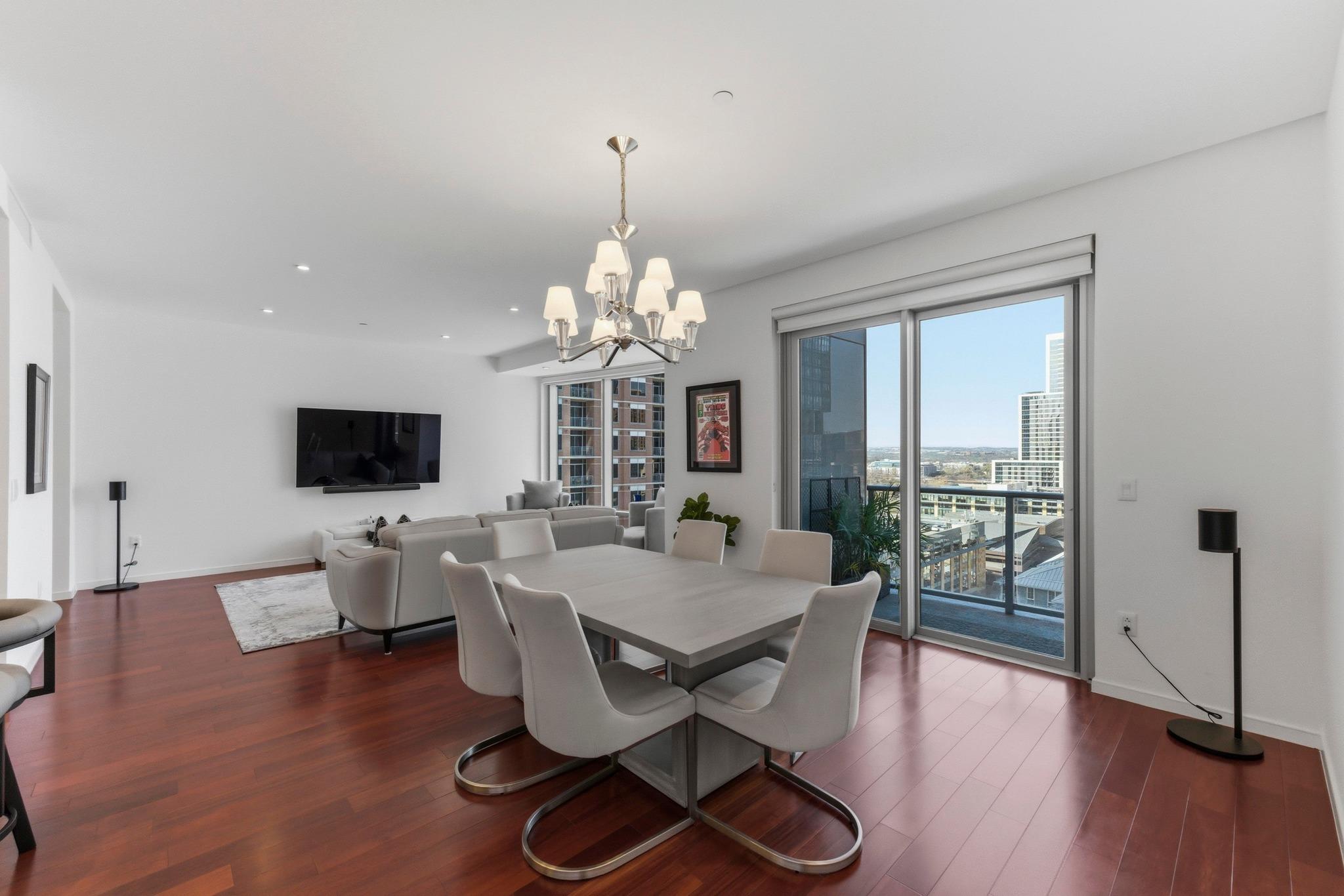 200 Congress Ave # 14A, Austin, TX 78701