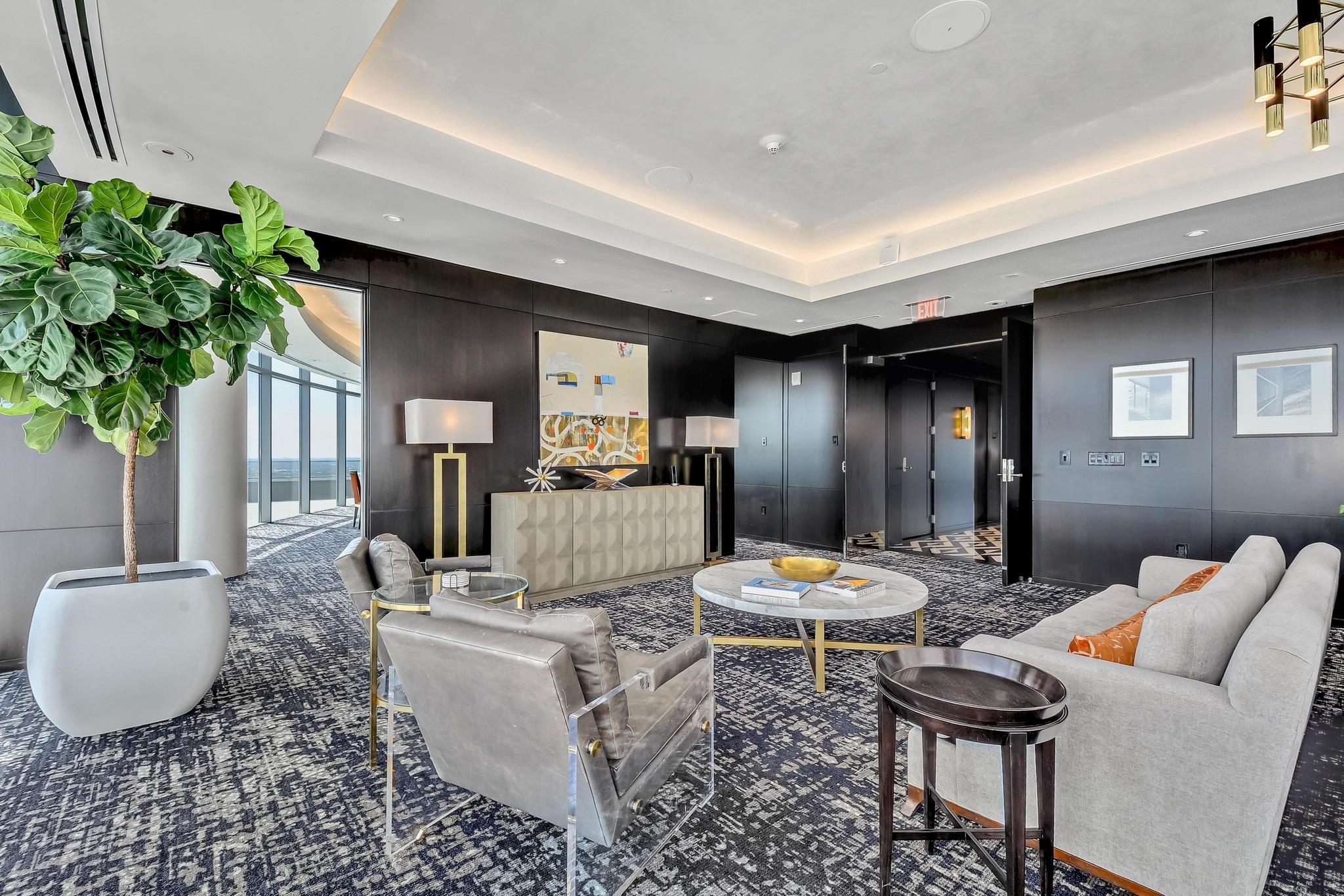 200 Congress Ave # 14A, Austin, TX 78701