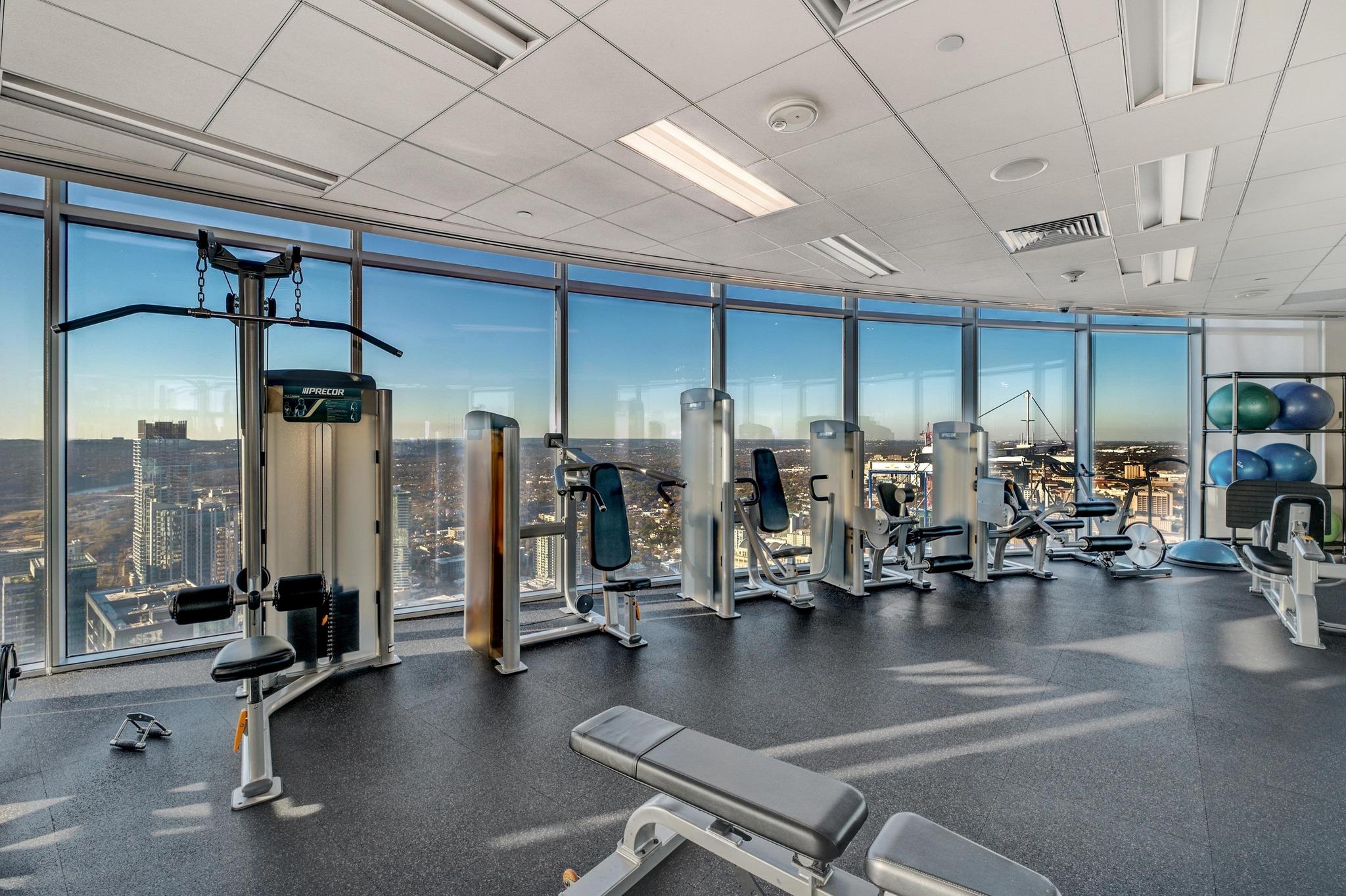 200 Congress Ave # 14A, Austin, TX 78701