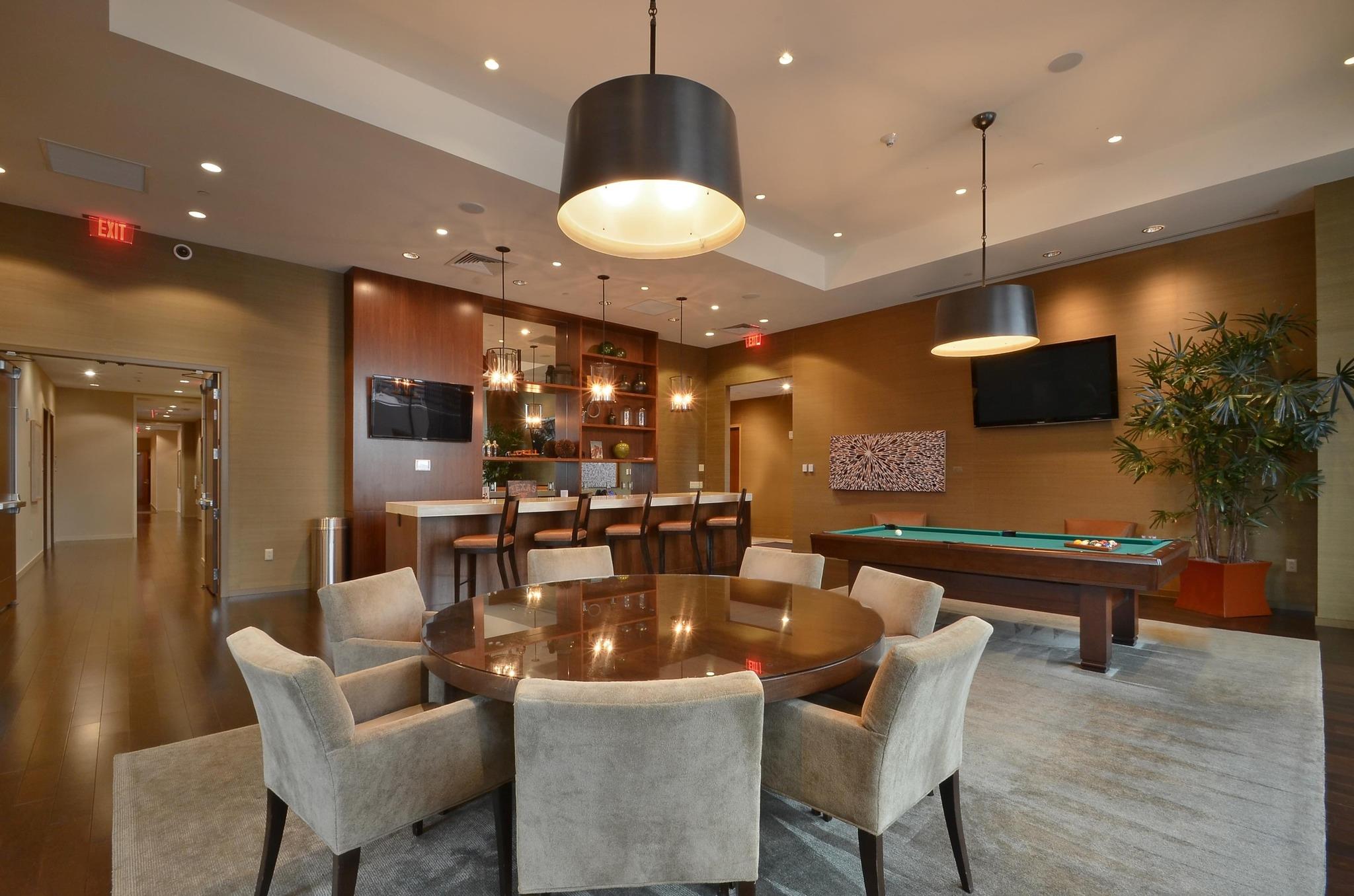 200 Congress Ave # 14A, Austin, TX 78701