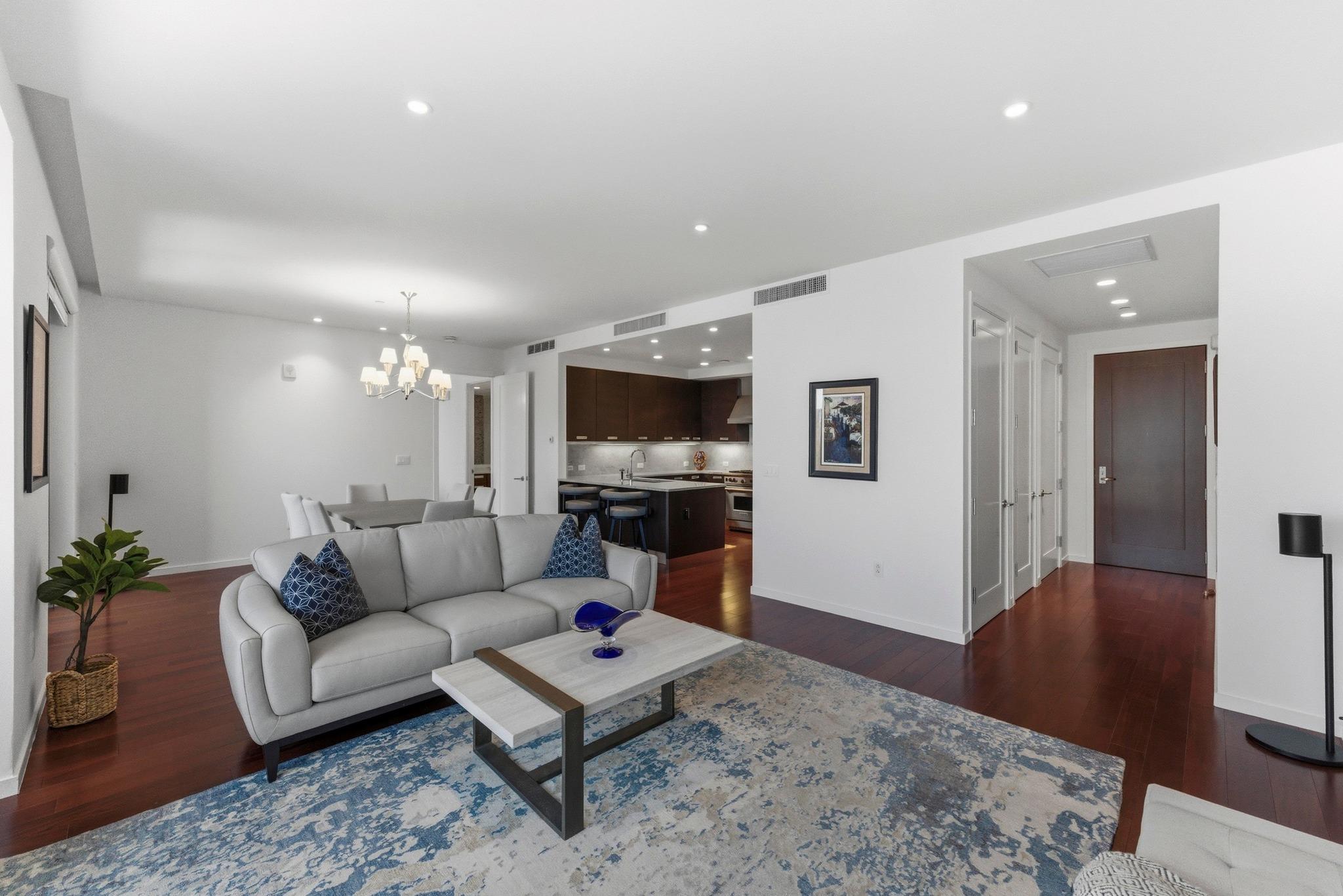 200 Congress Ave # 14A, Austin, TX 78701