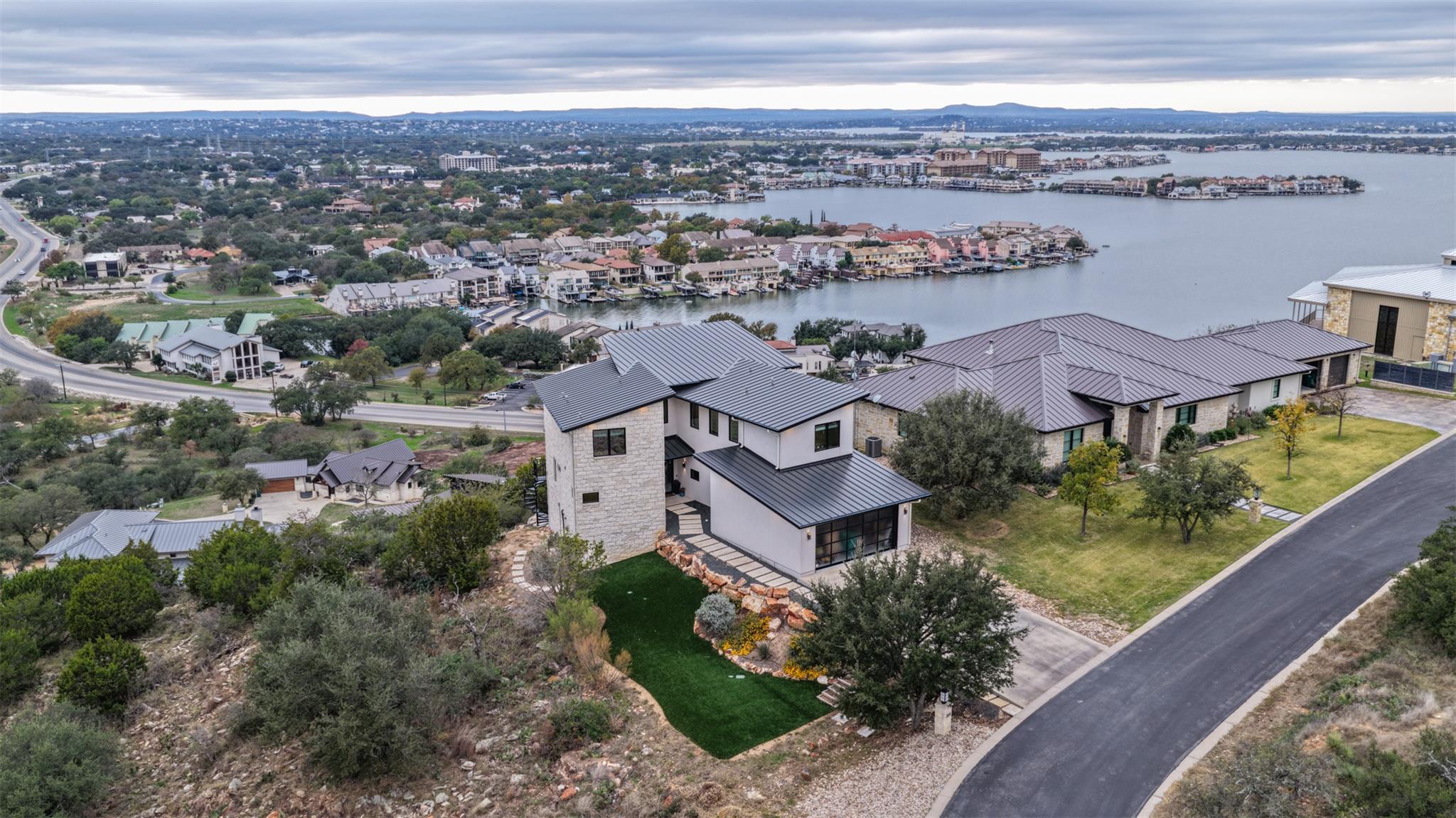 209 Dalton Cir, Horseshoe Bay, TX 78657