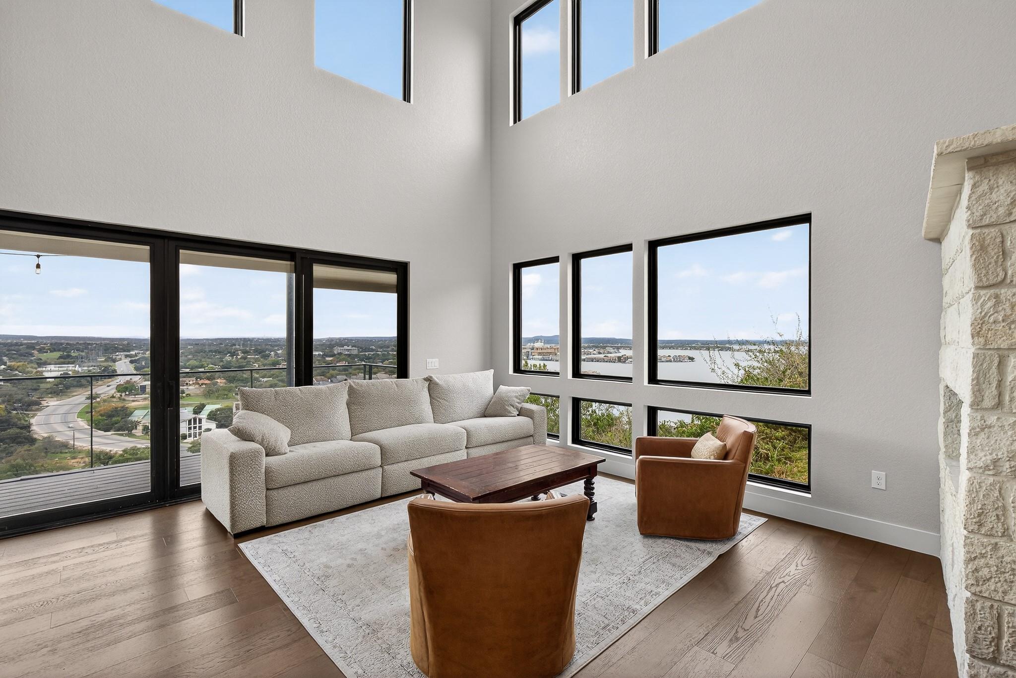 209 Dalton Cir, Horseshoe Bay, TX 78657