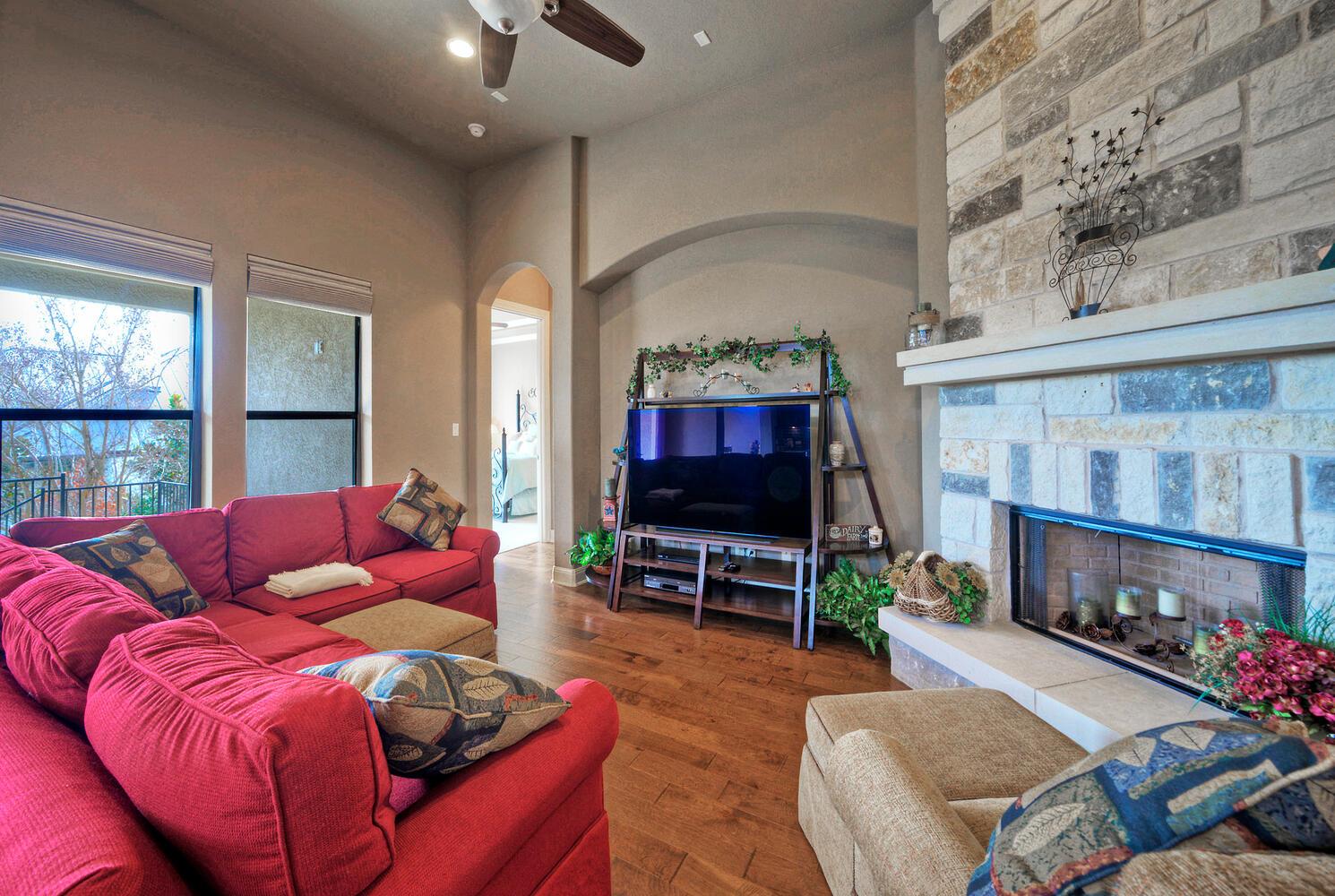 414 Indianwood Dr, Austin, TX 78738