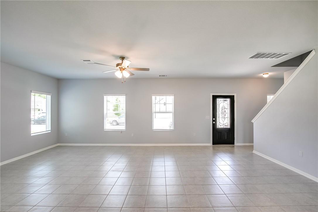 509 Pulitzer Dr, Hutto, TX 78634