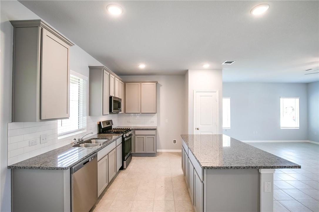 509 Pulitzer Dr, Hutto, TX 78634