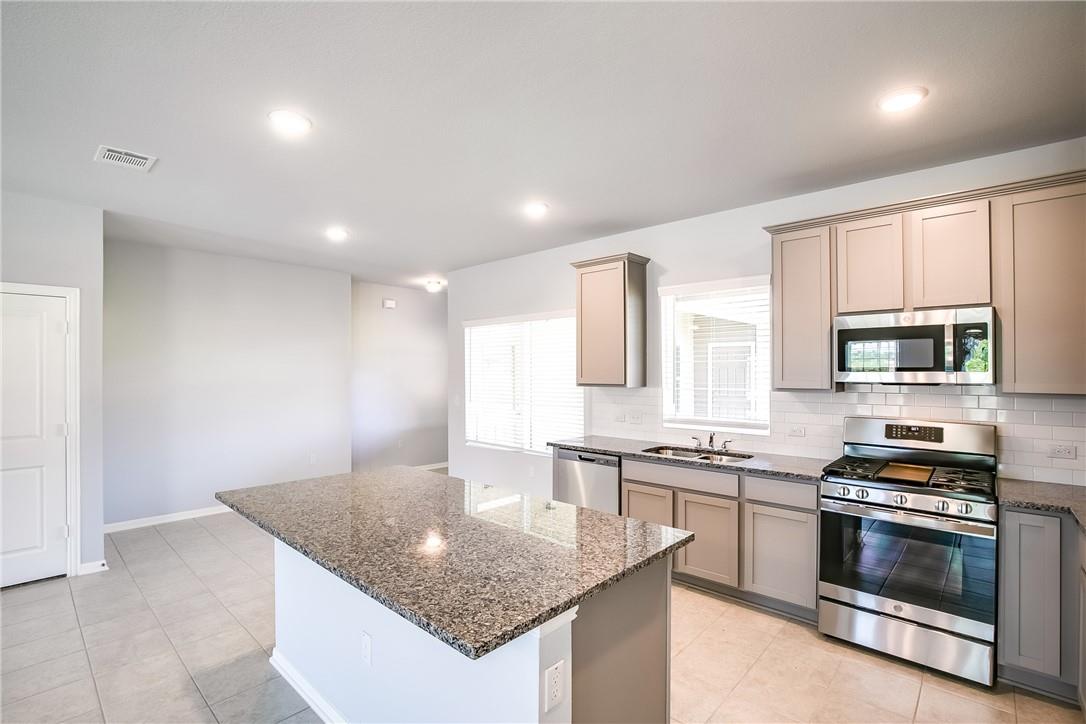 509 Pulitzer Dr, Hutto, TX 78634