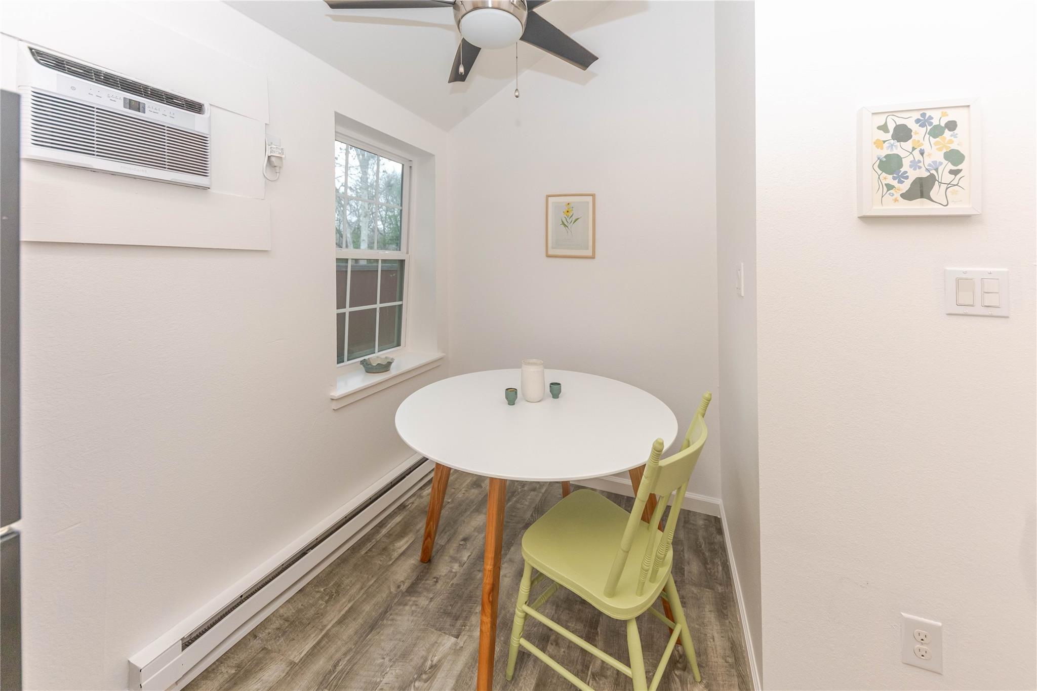 306 5th Ave, Smithville, TX 78957