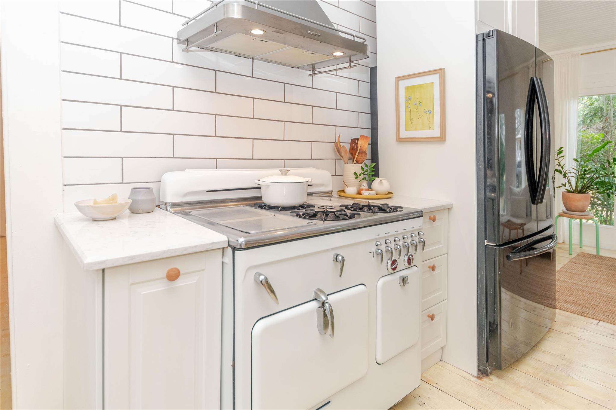 306 5th Ave, Smithville, TX 78957