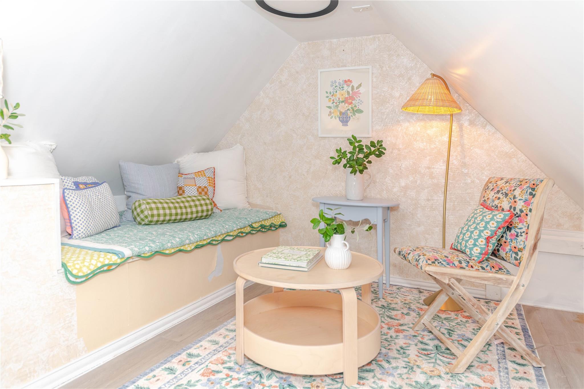 306 5th Ave, Smithville, TX 78957