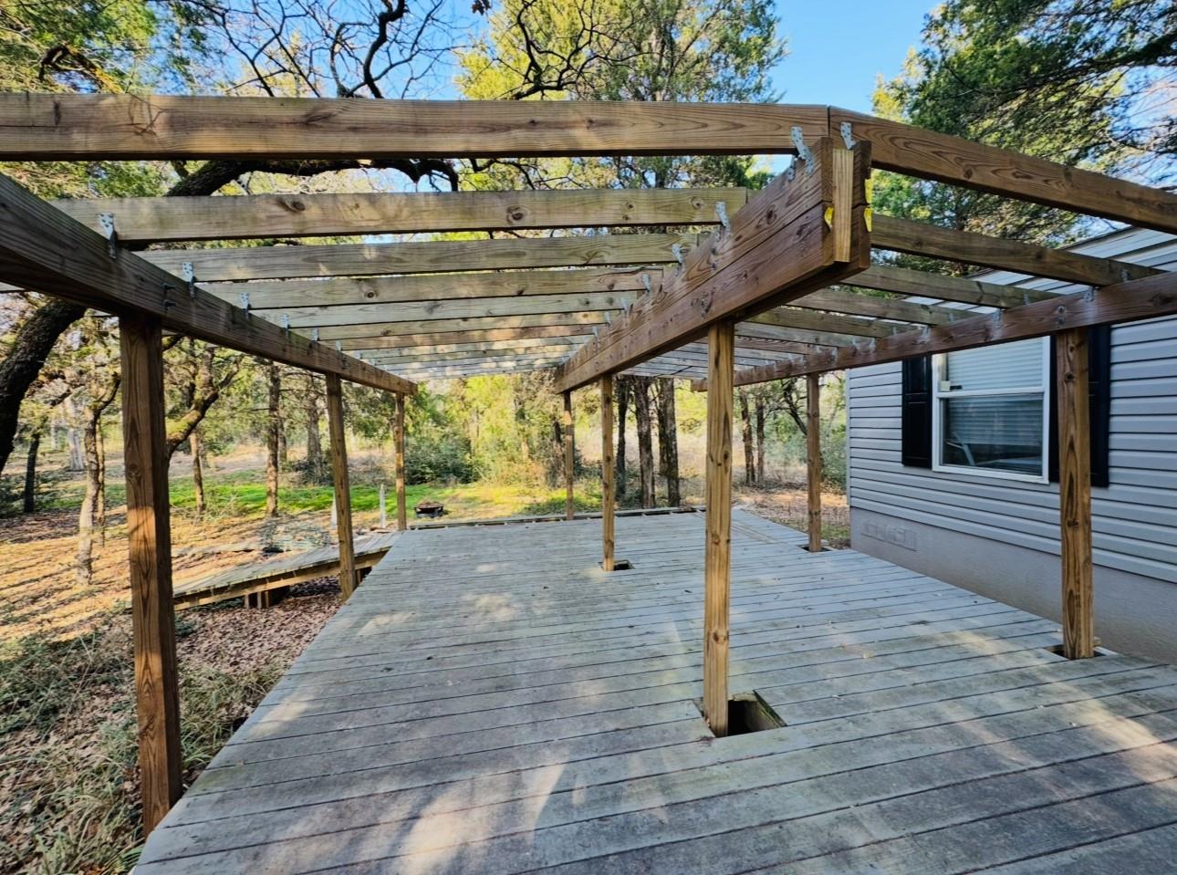 1575 County Road B Rd, Lexington, TX 78947