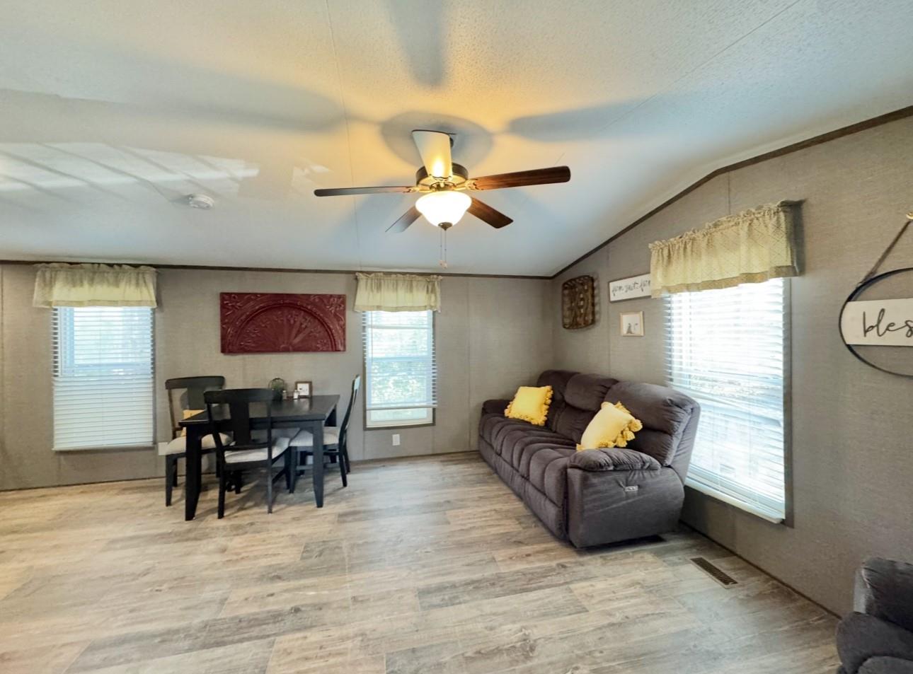 1575 County Road B Rd, Lexington, TX 78947